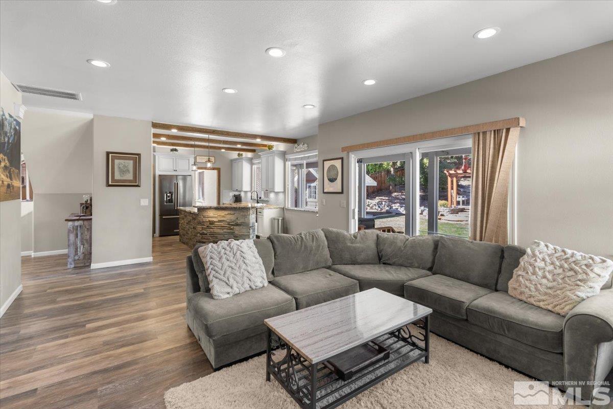 921 S University Park Loop