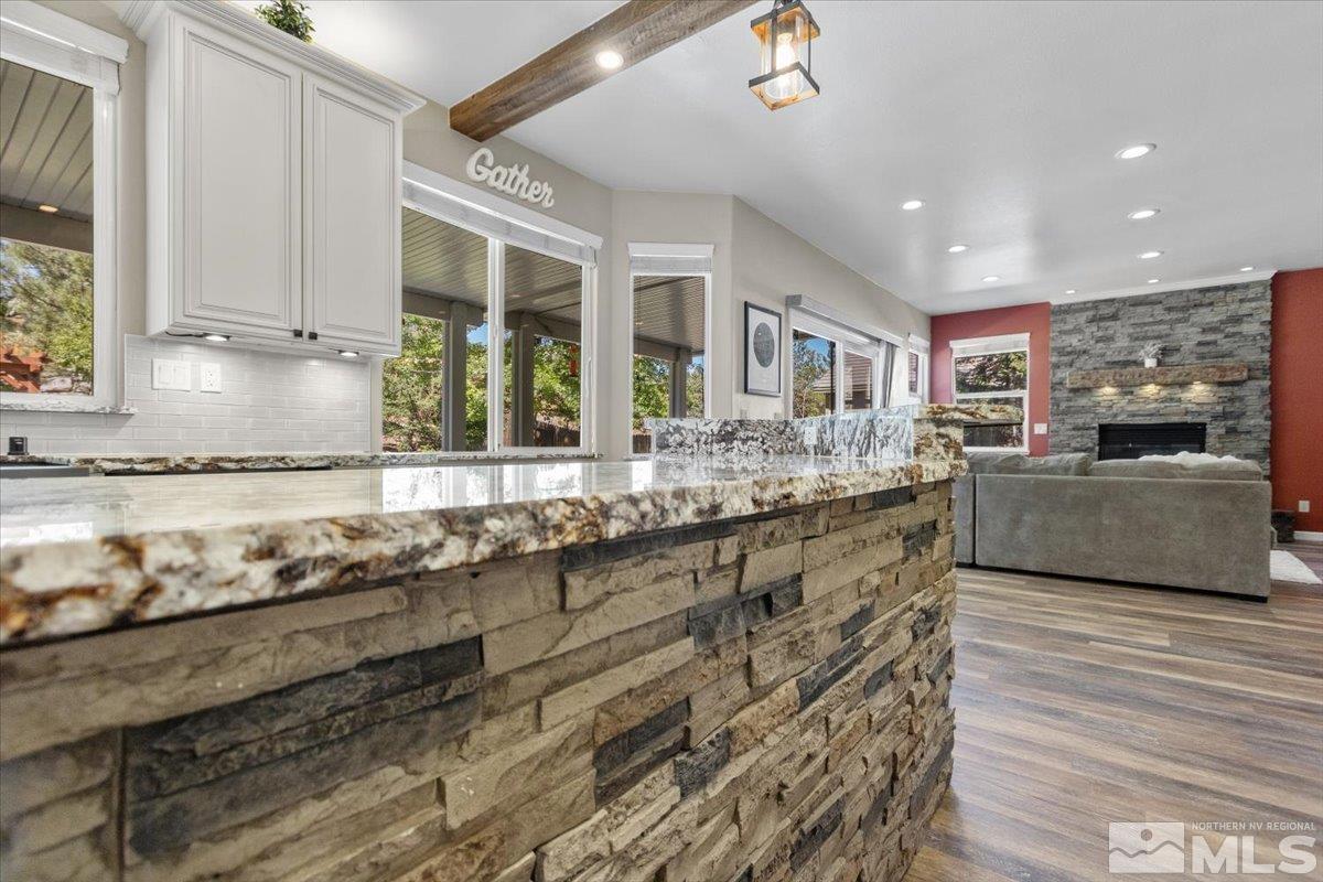 921 S University Park Loop