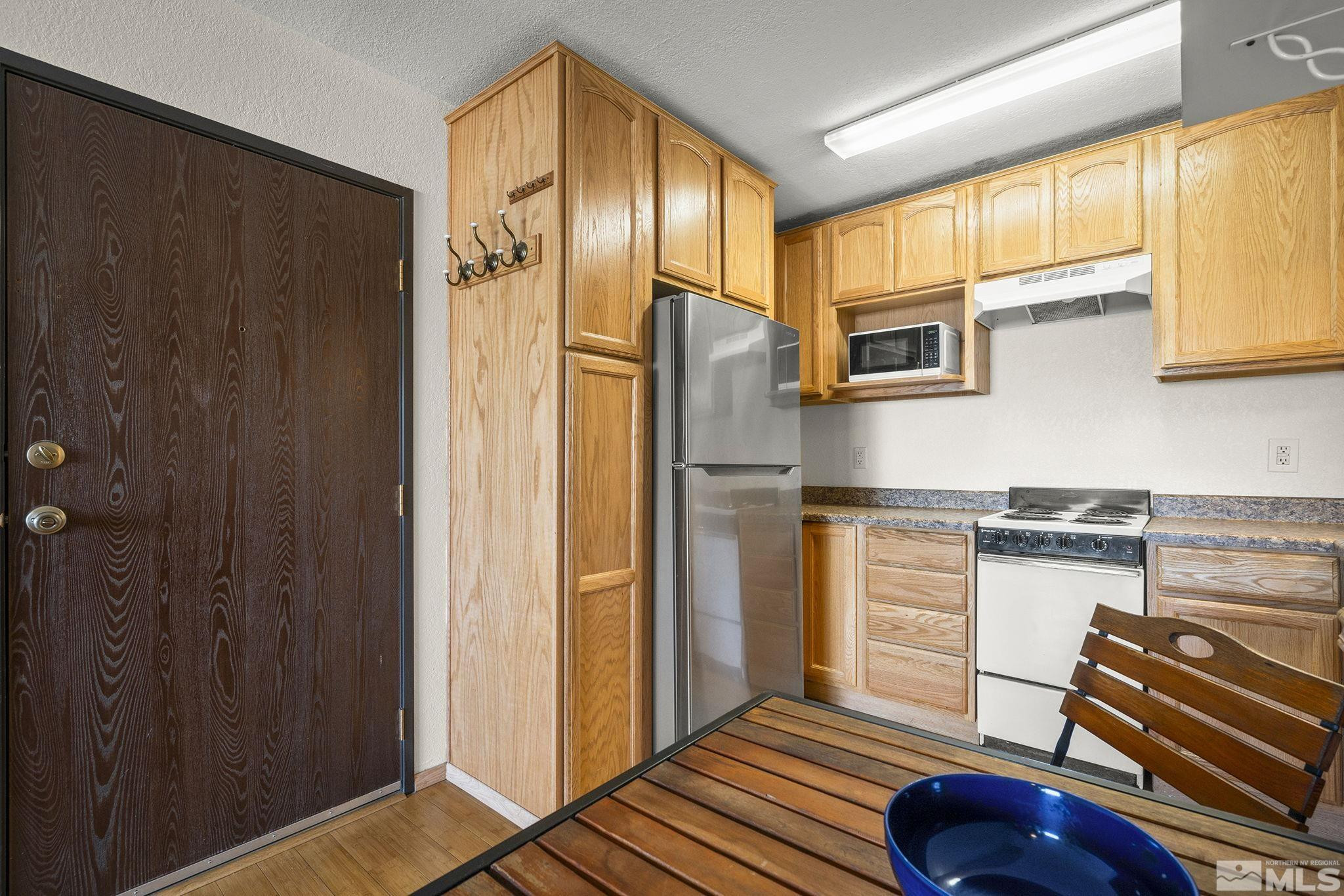 2450 Lymbery Street, 206