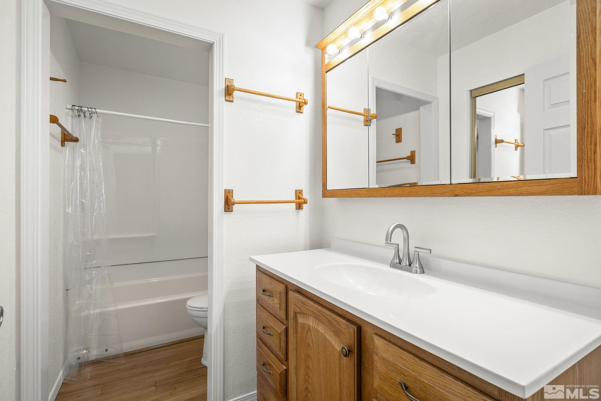 2450 Lymbery Street, 206