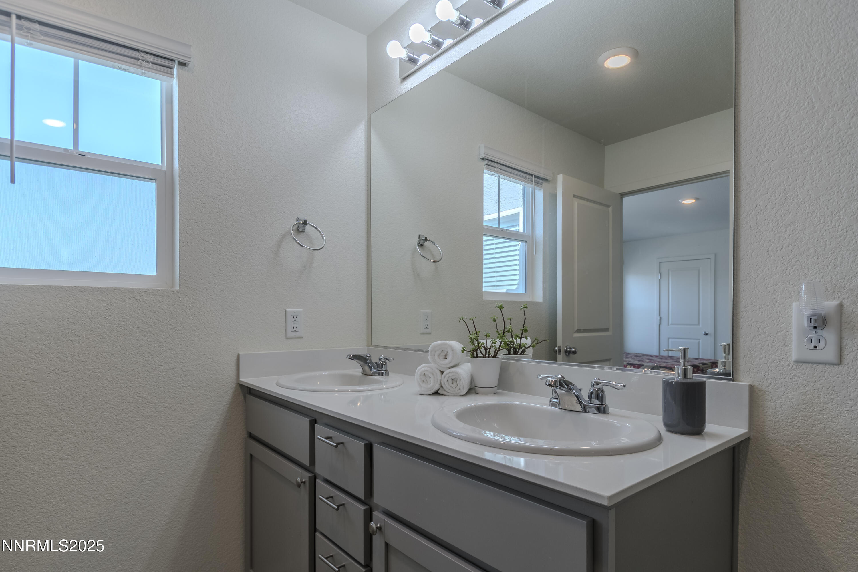 8796 Scenic Sky Drive