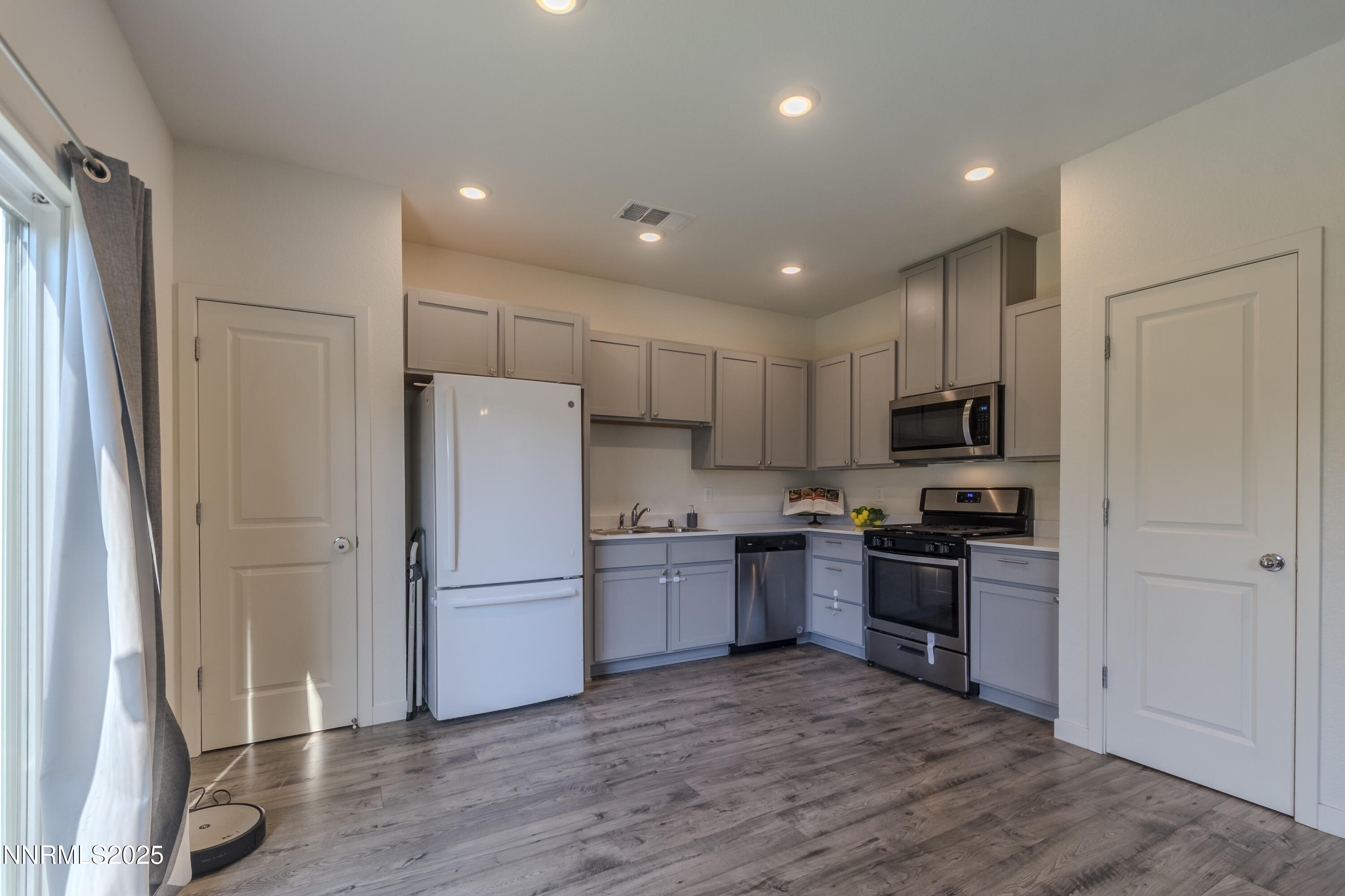 8796 Scenic Sky Drive