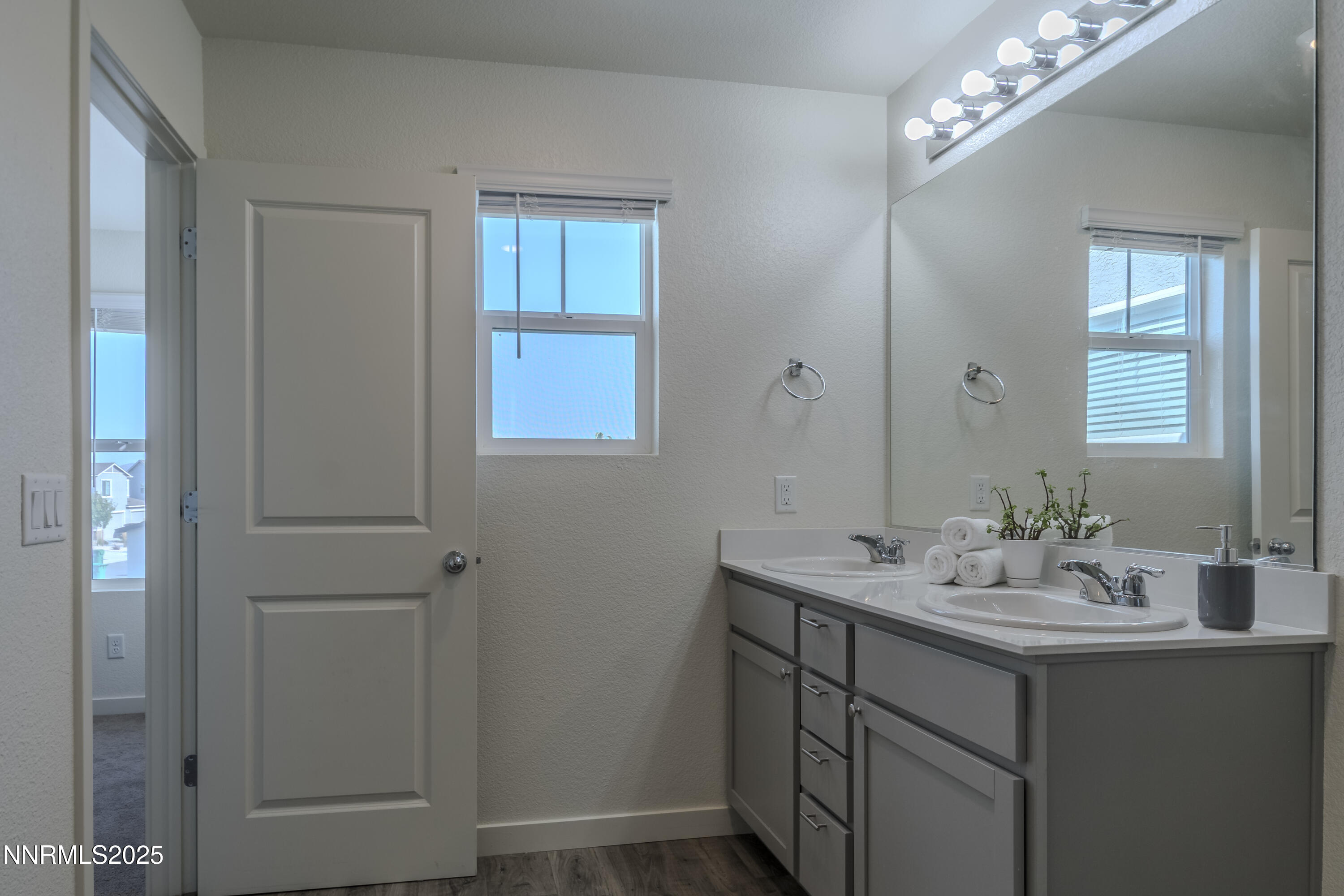 8796 Scenic Sky Drive