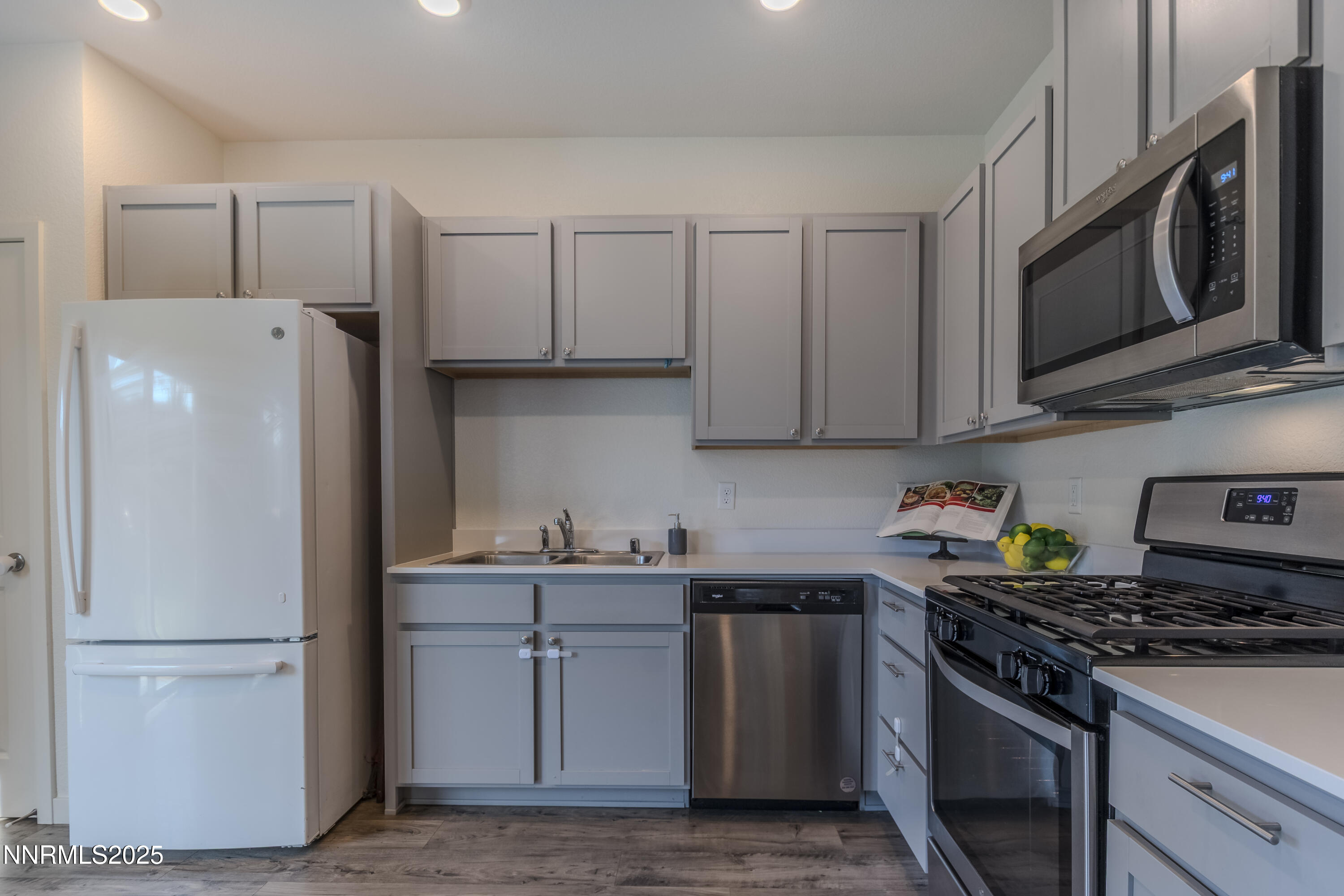 8796 Scenic Sky Drive