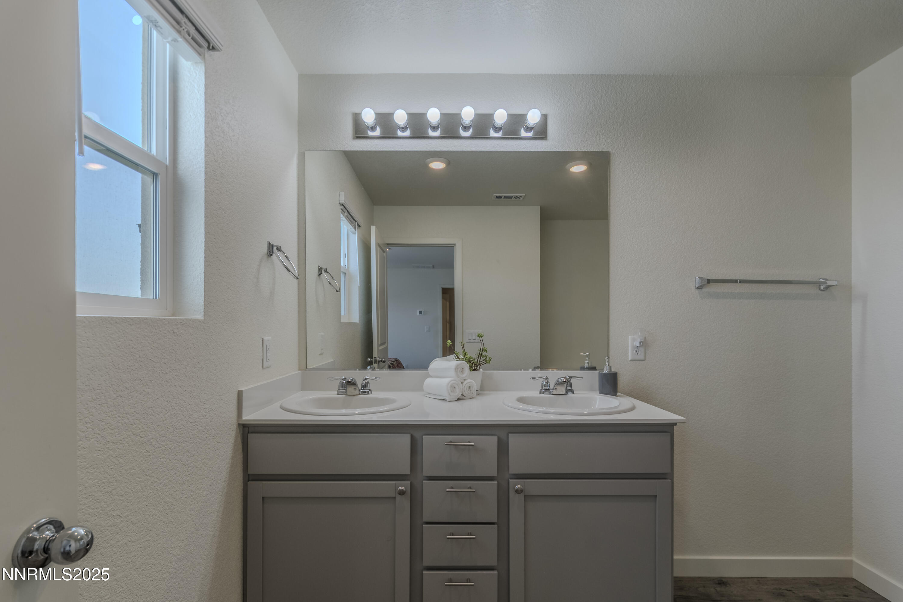 8796 Scenic Sky Drive