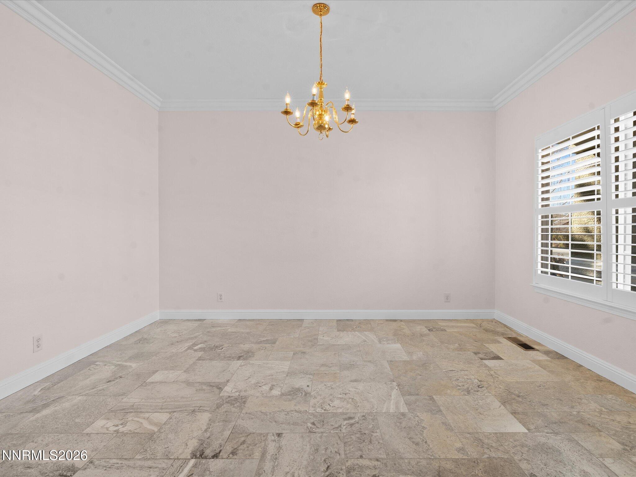 5860 E Hidden Valley Drive