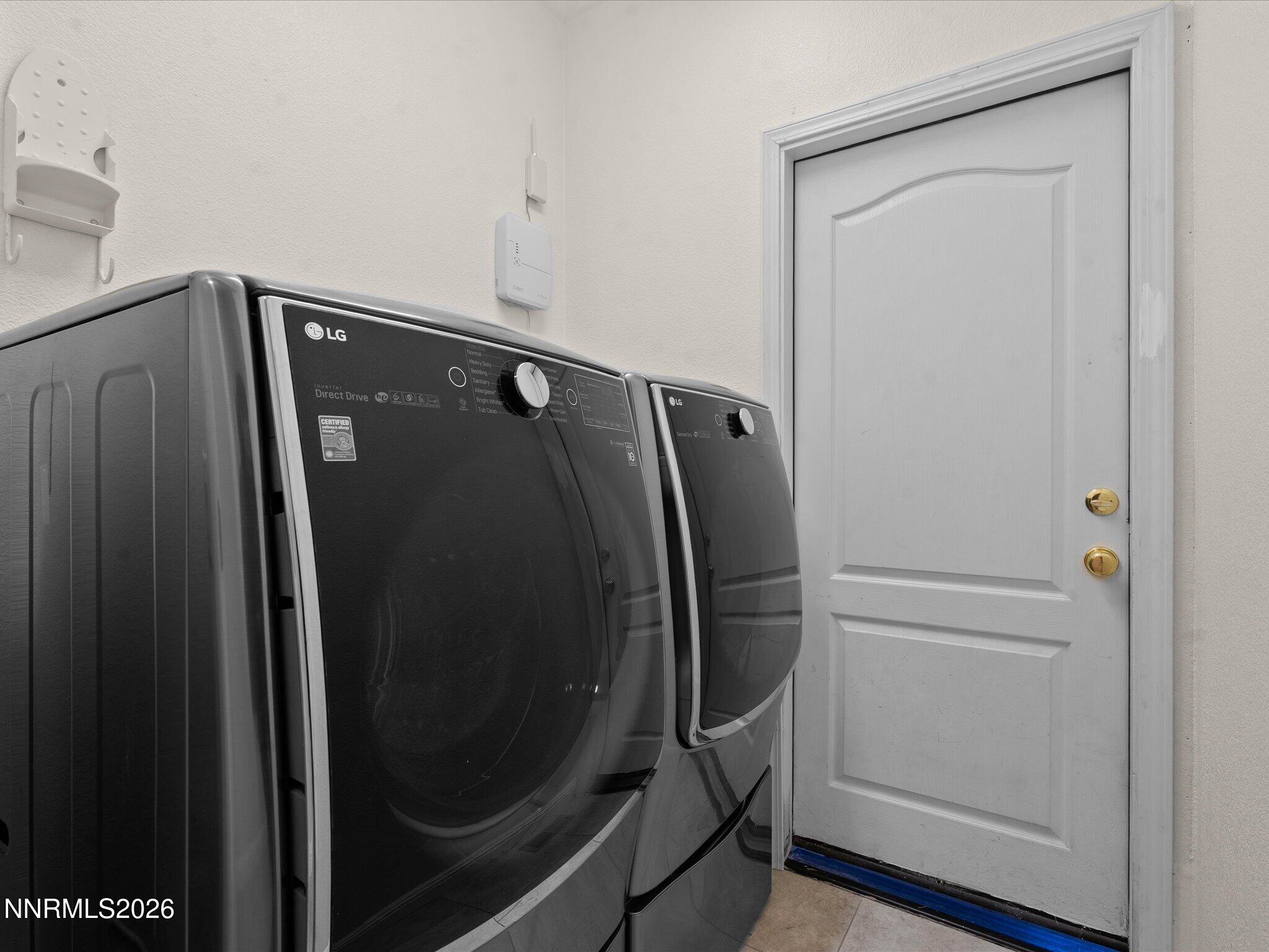 5860 E Hidden Valley Drive