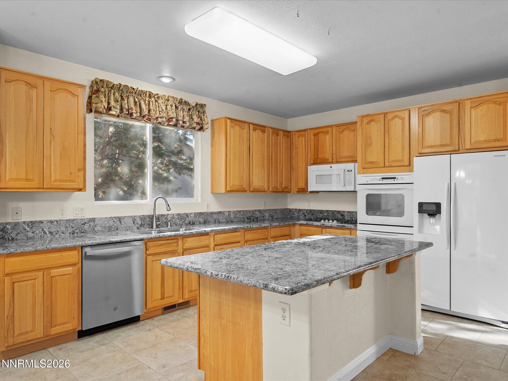 5860 E Hidden Valley Drive