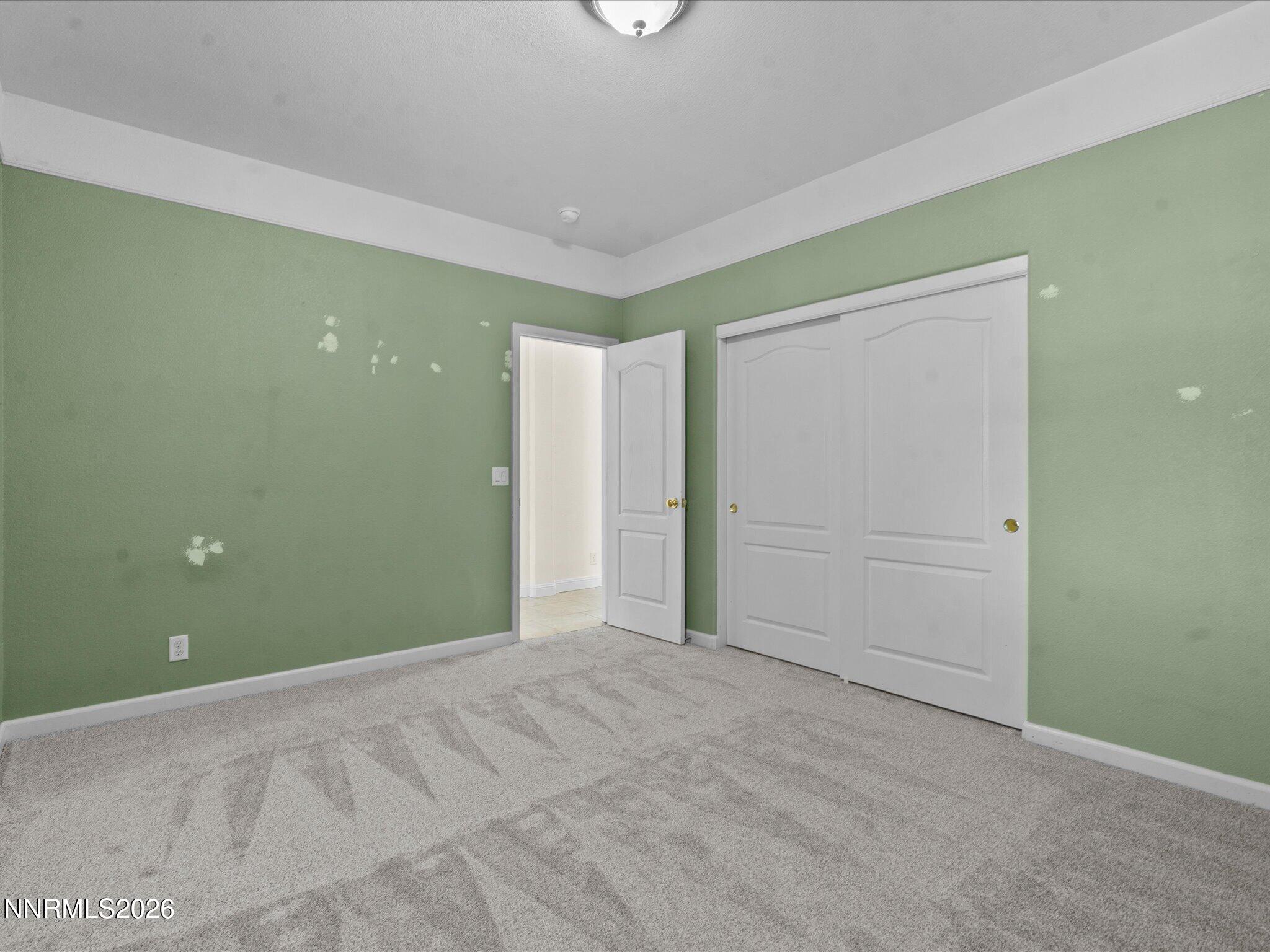 5860 E Hidden Valley Drive