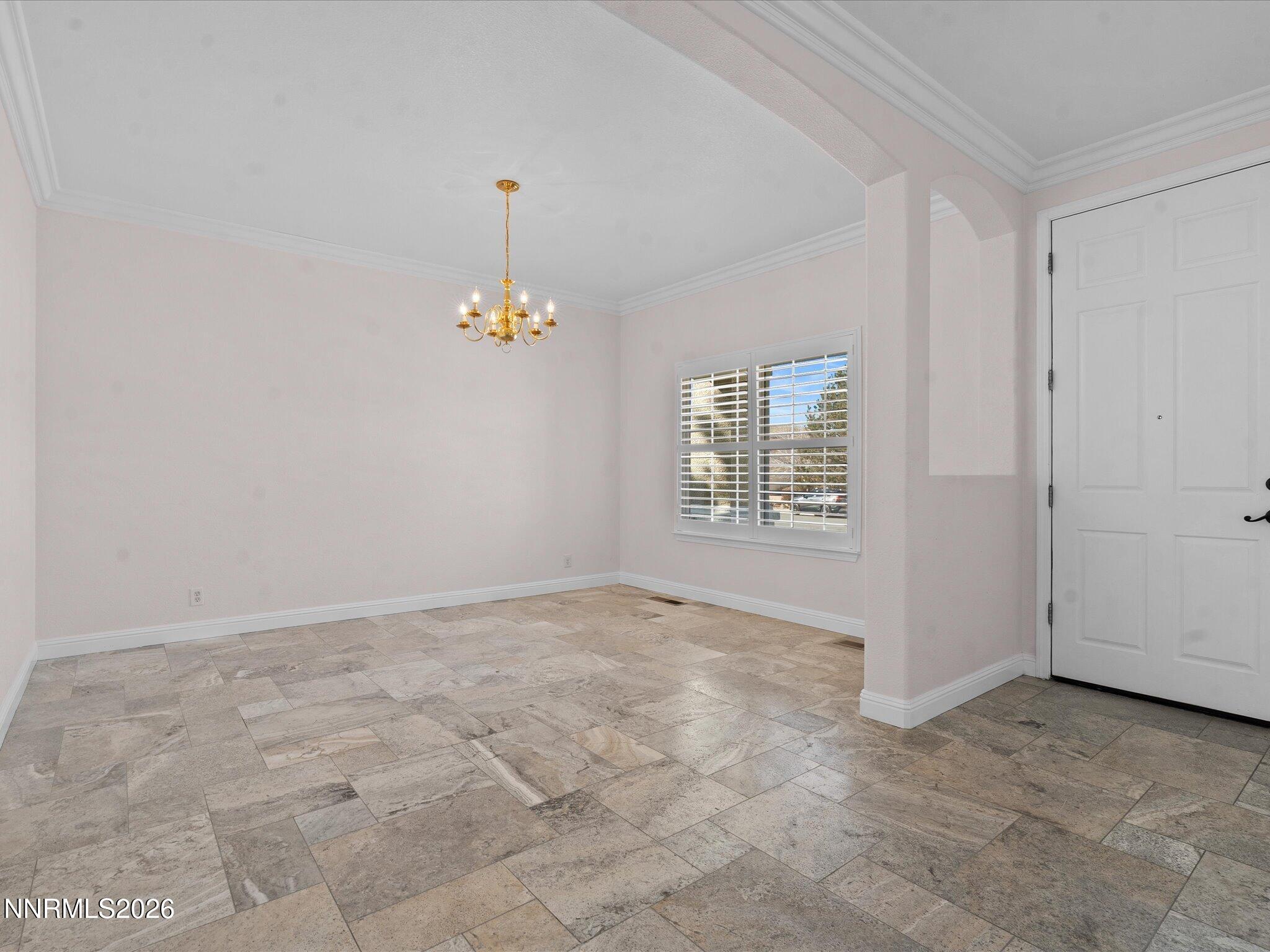 5860 E Hidden Valley Drive