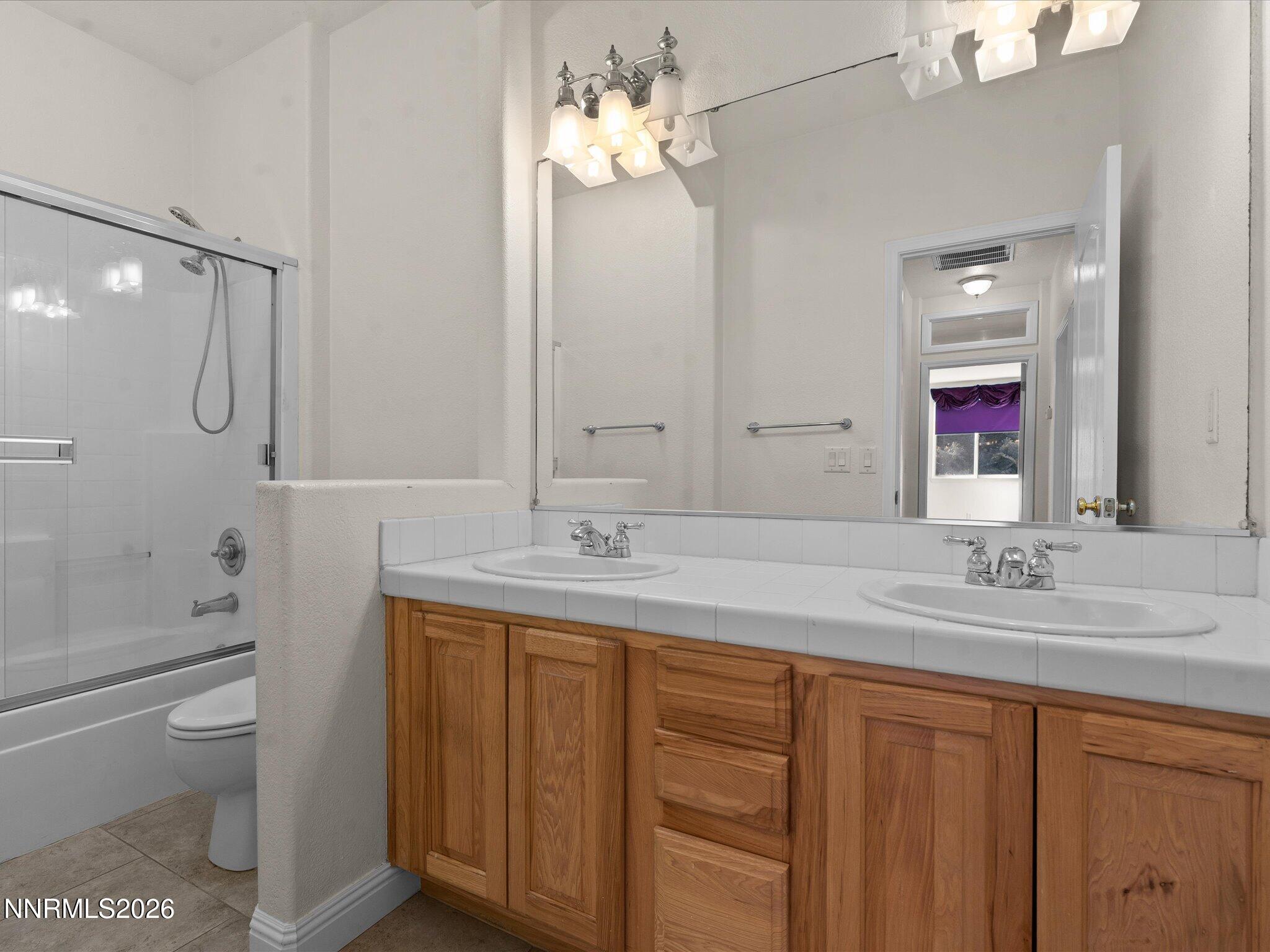 5860 E Hidden Valley Drive