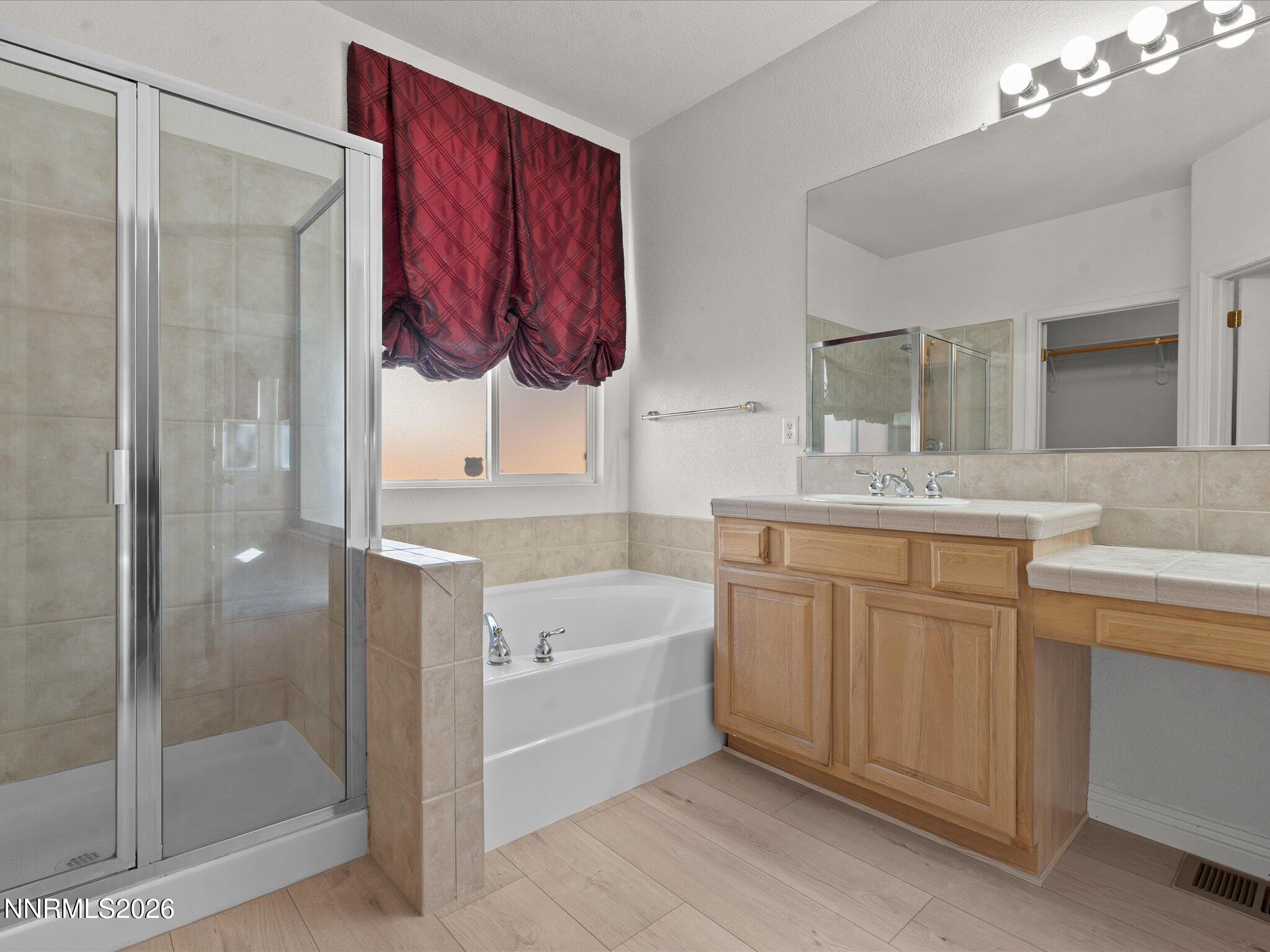 5860 E Hidden Valley Drive