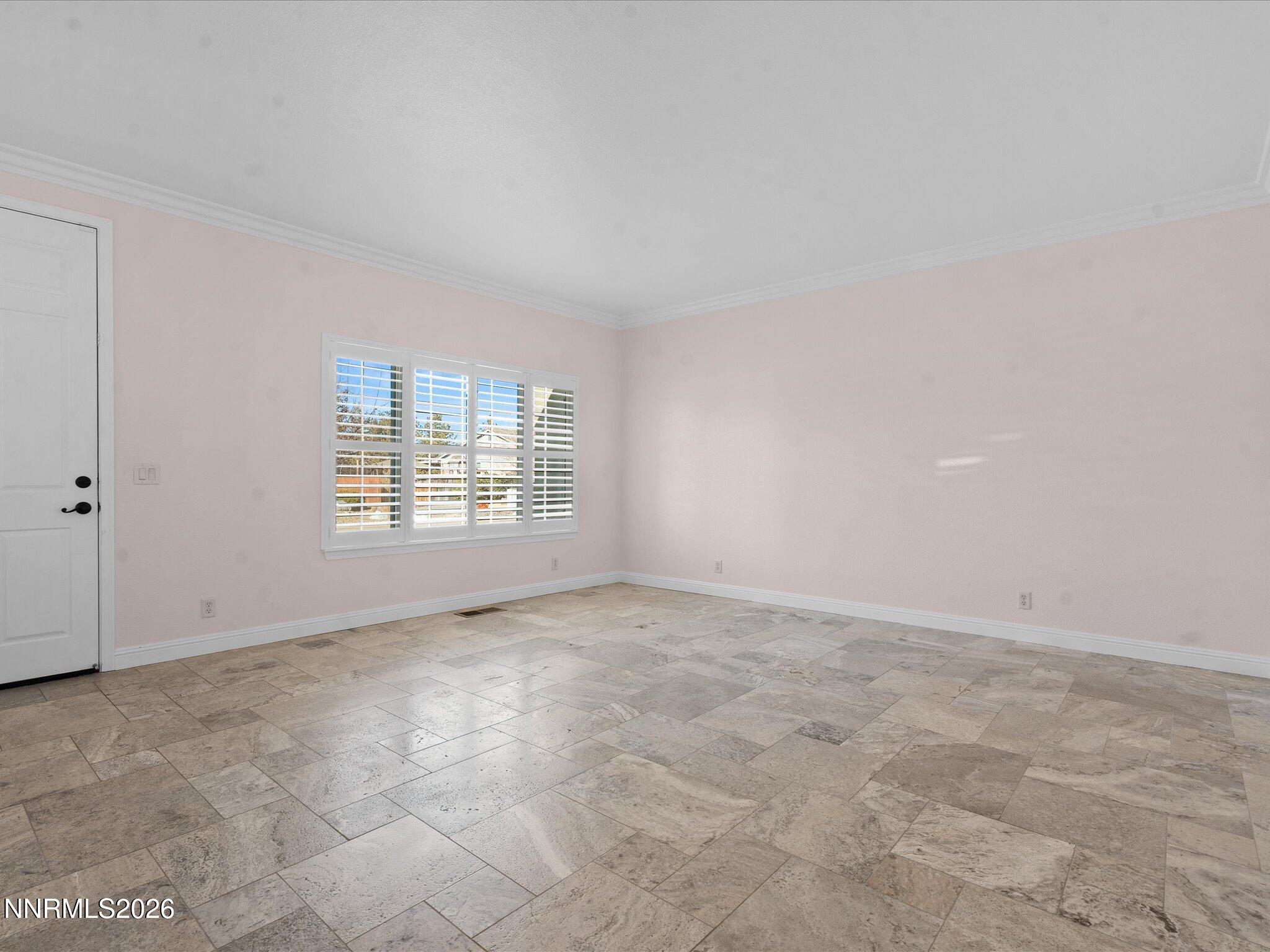 5860 E Hidden Valley Drive