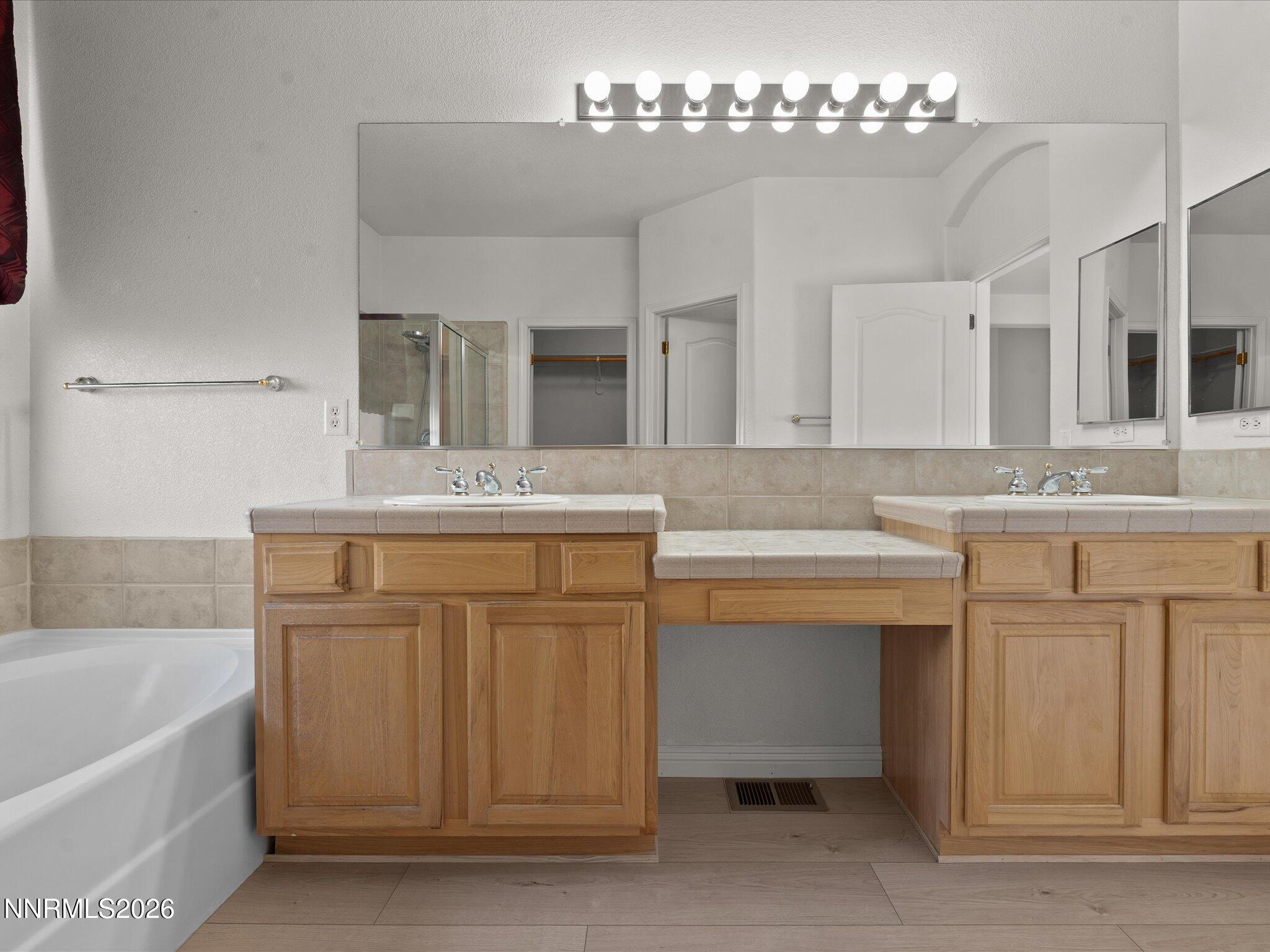 5860 E Hidden Valley Drive