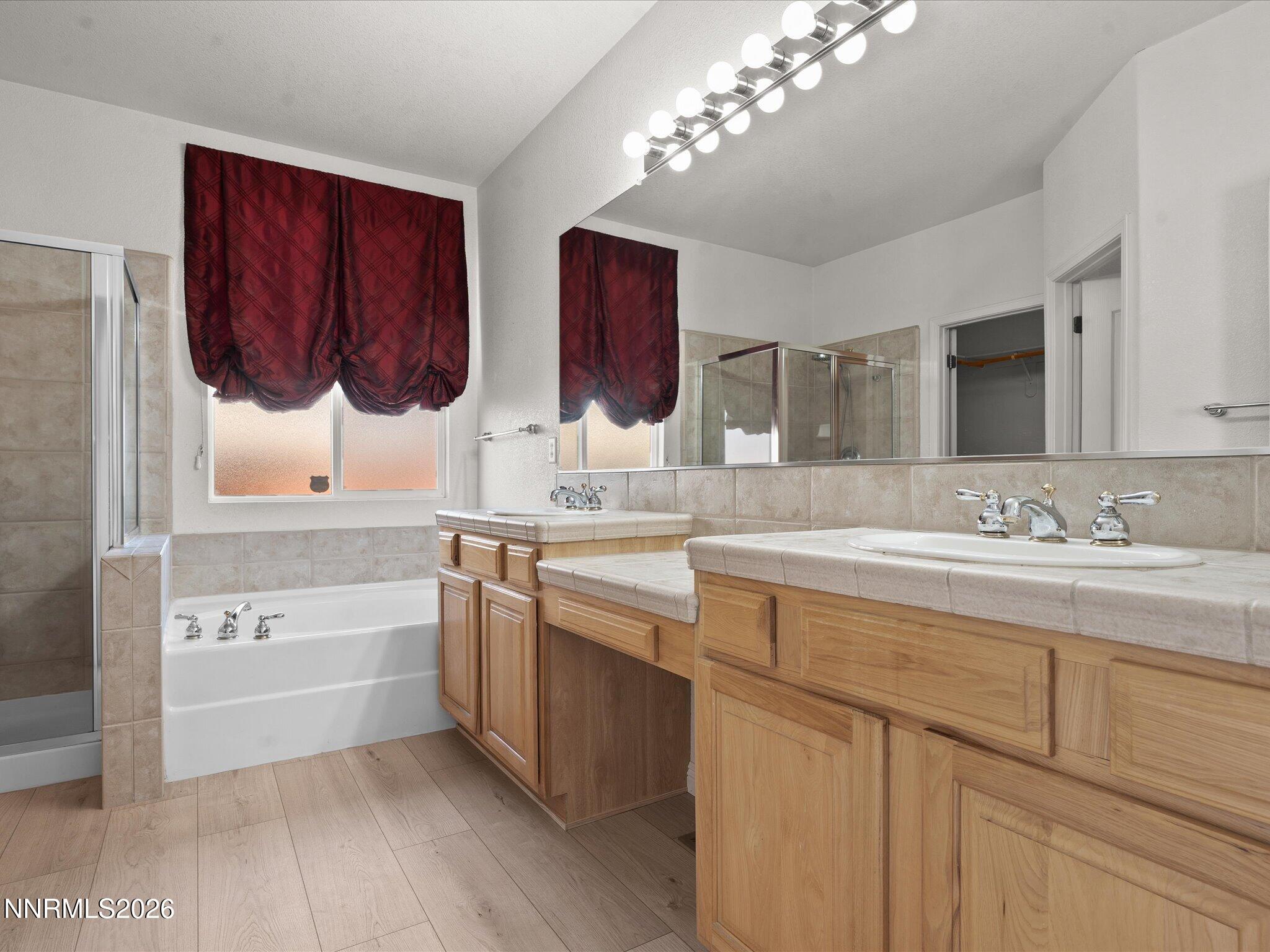 5860 E Hidden Valley Drive