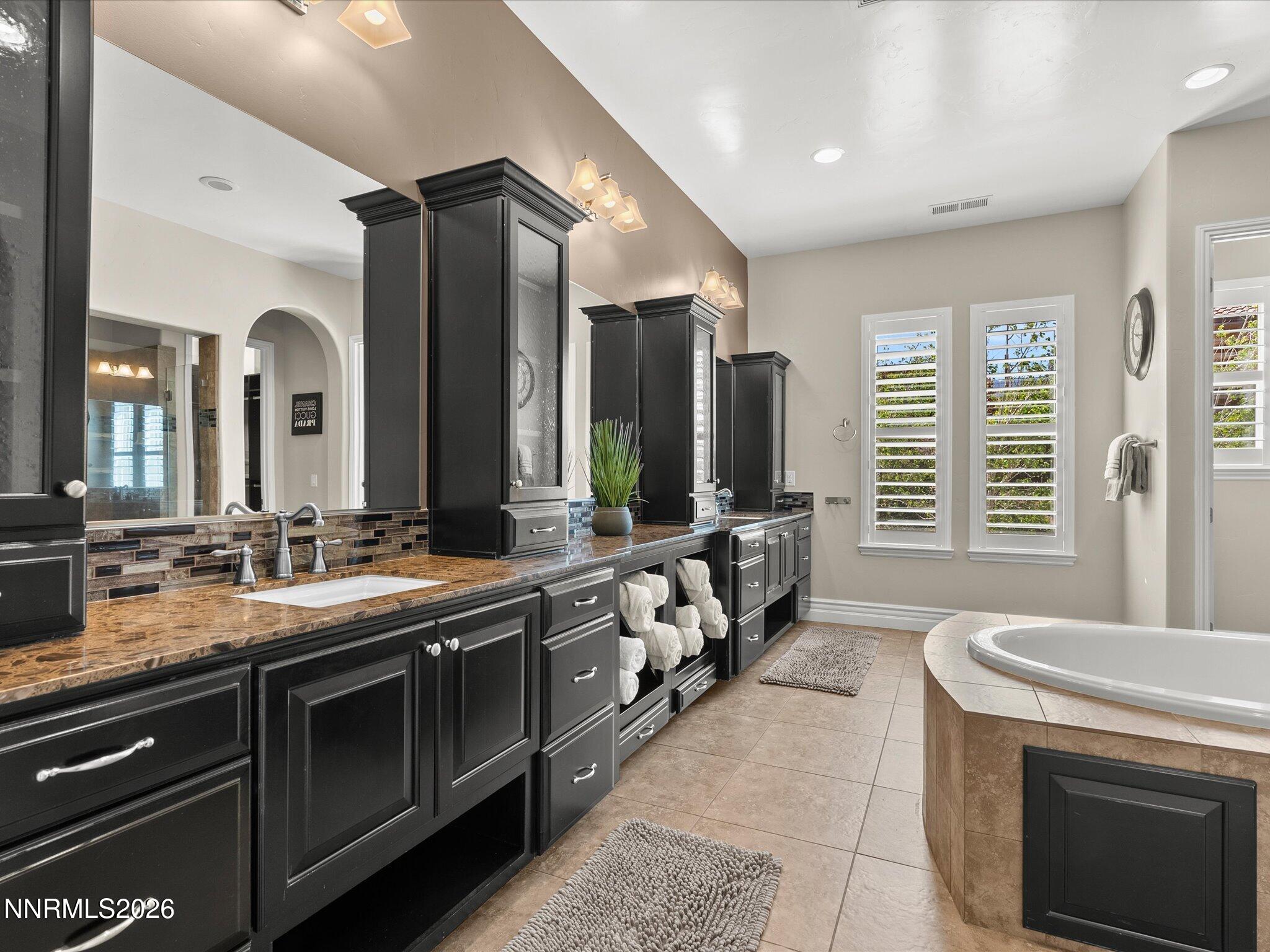 5444 Salmon River Court
