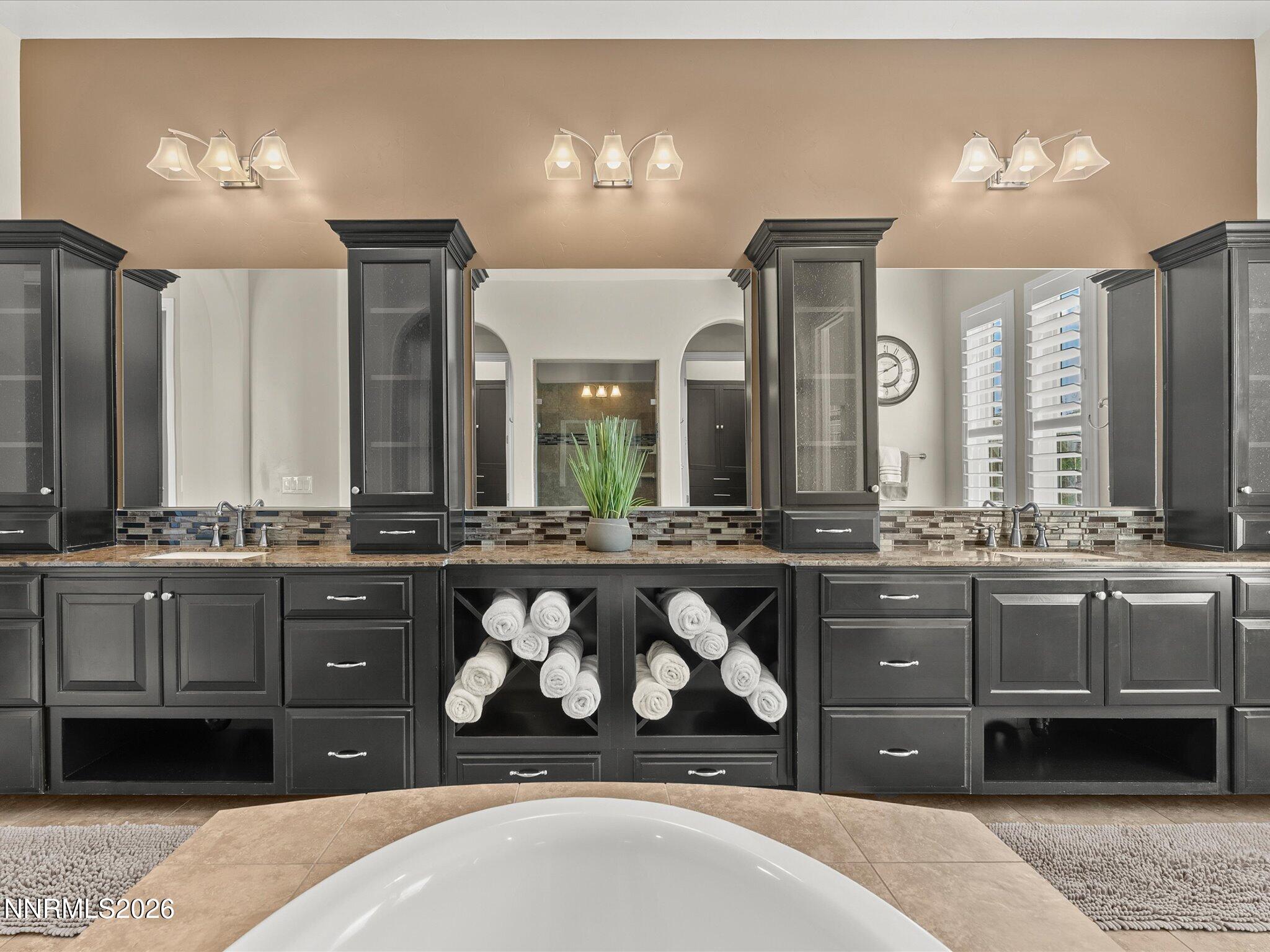 5444 Salmon River Court