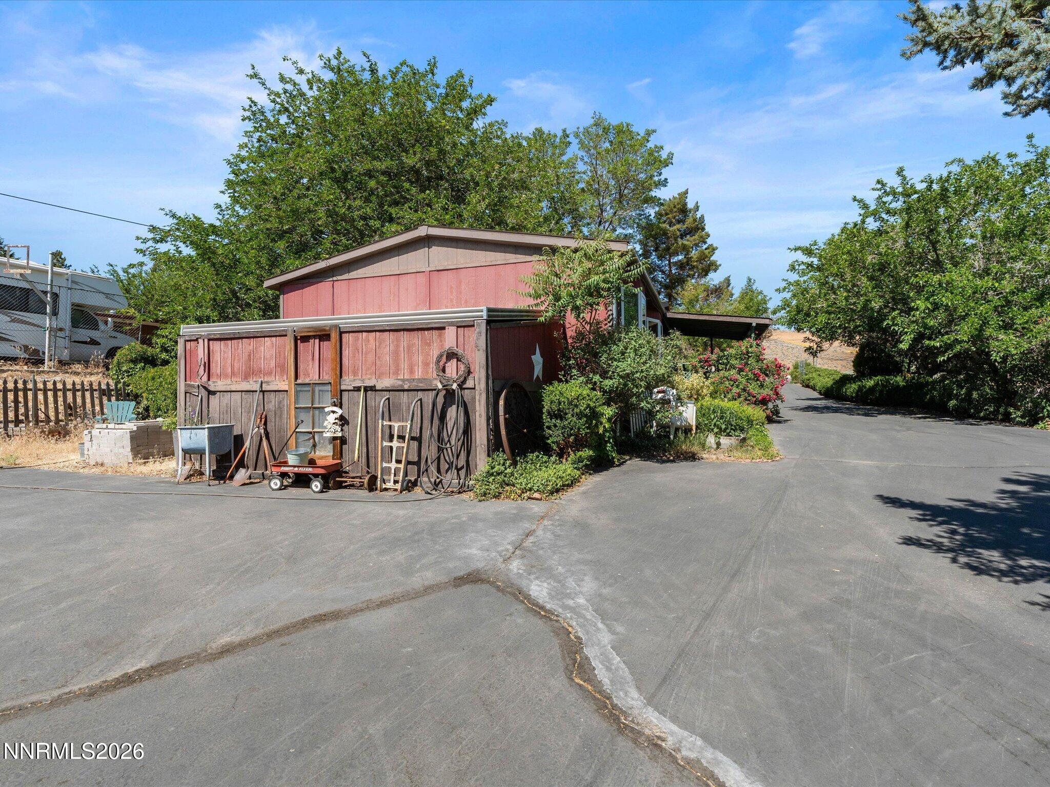 4692 W Leonesio Drive