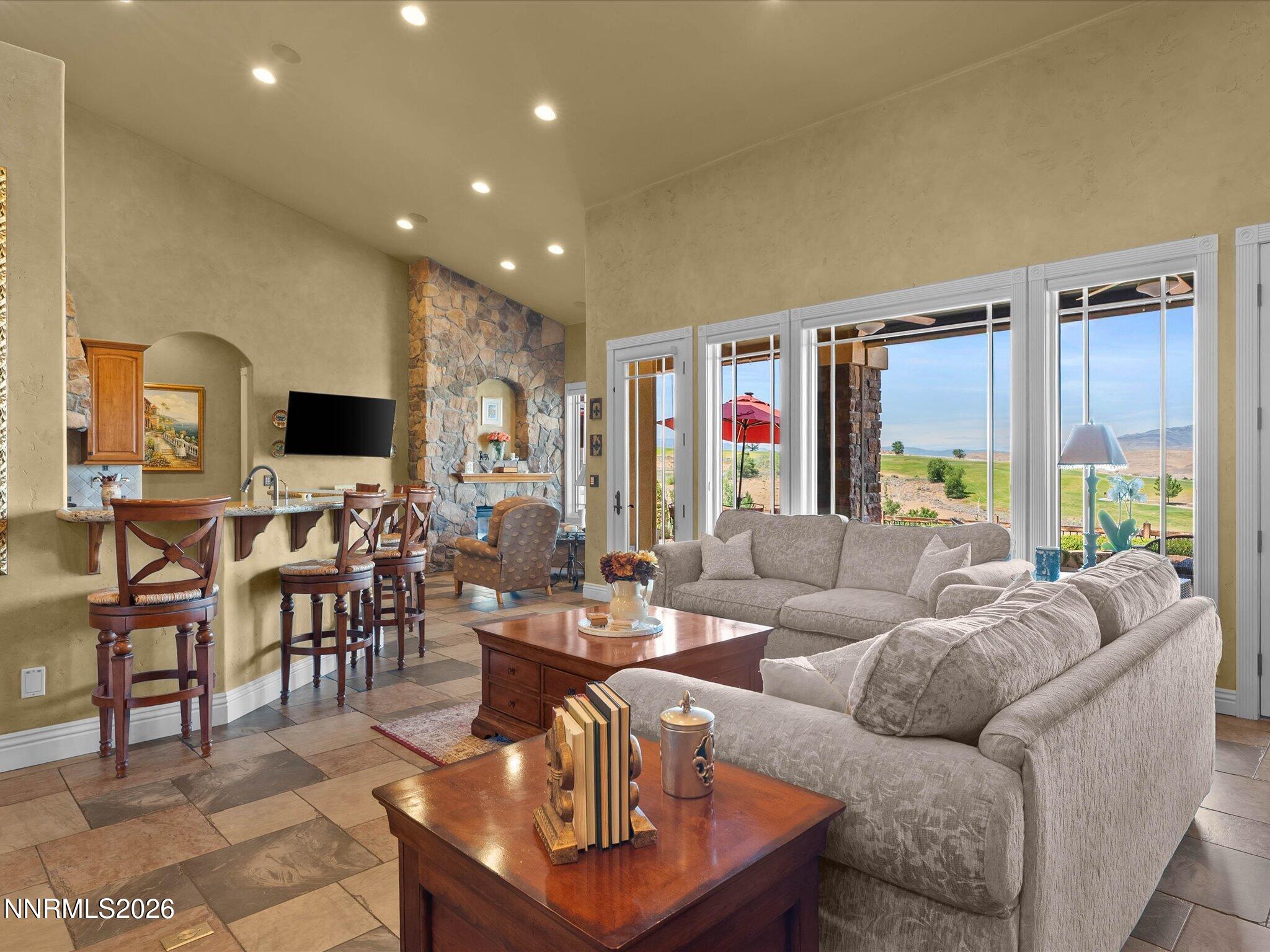 5885 Pala Mesa Drive