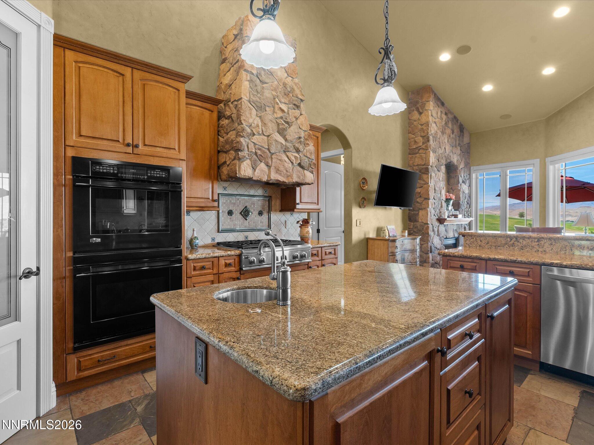 5885 Pala Mesa Drive