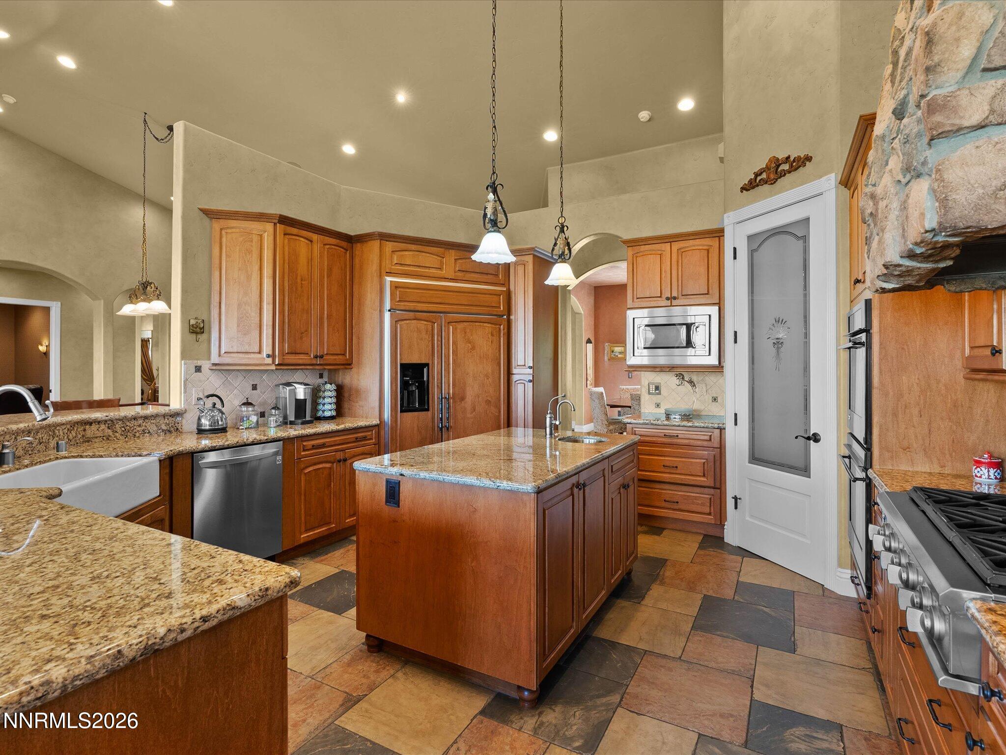 5885 Pala Mesa Drive