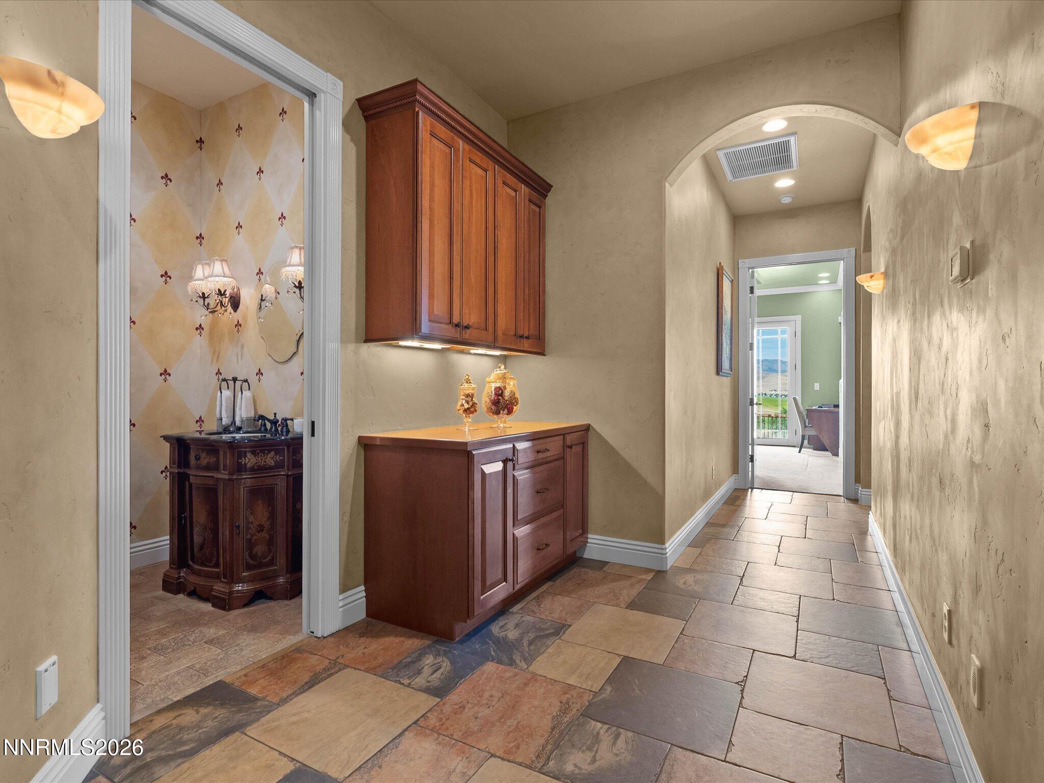 5885 Pala Mesa Drive