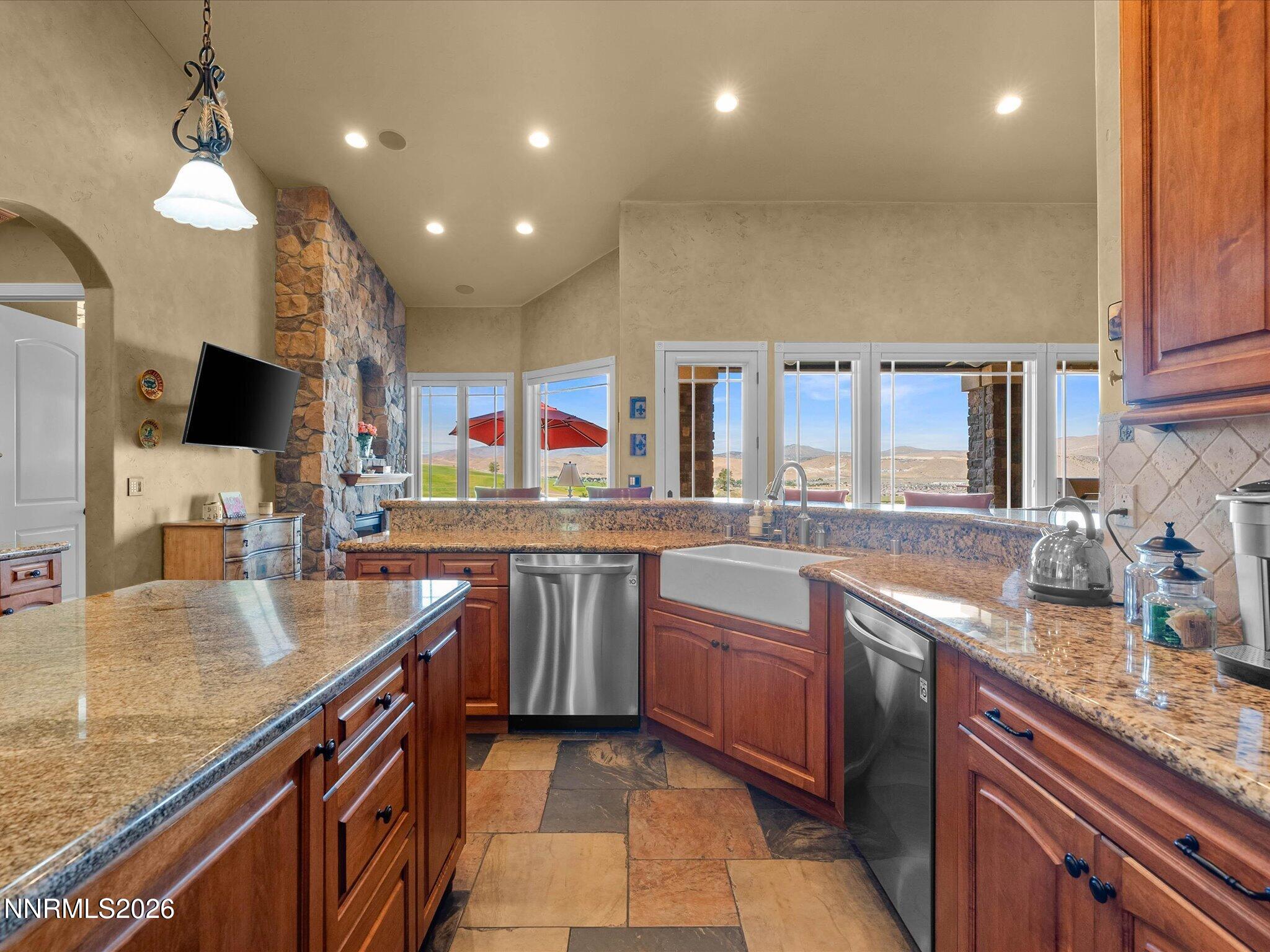 5885 Pala Mesa Drive