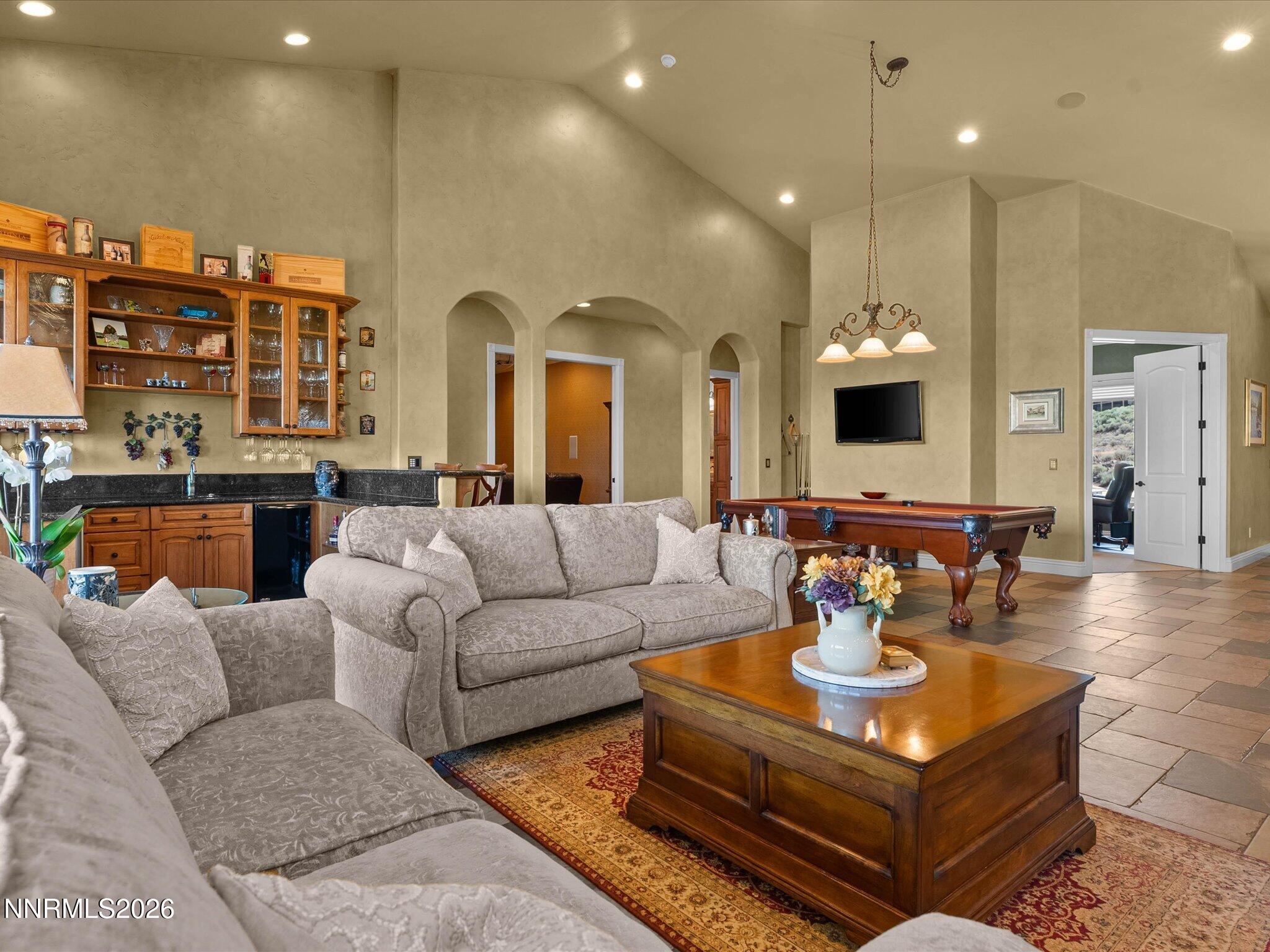 5885 Pala Mesa Drive