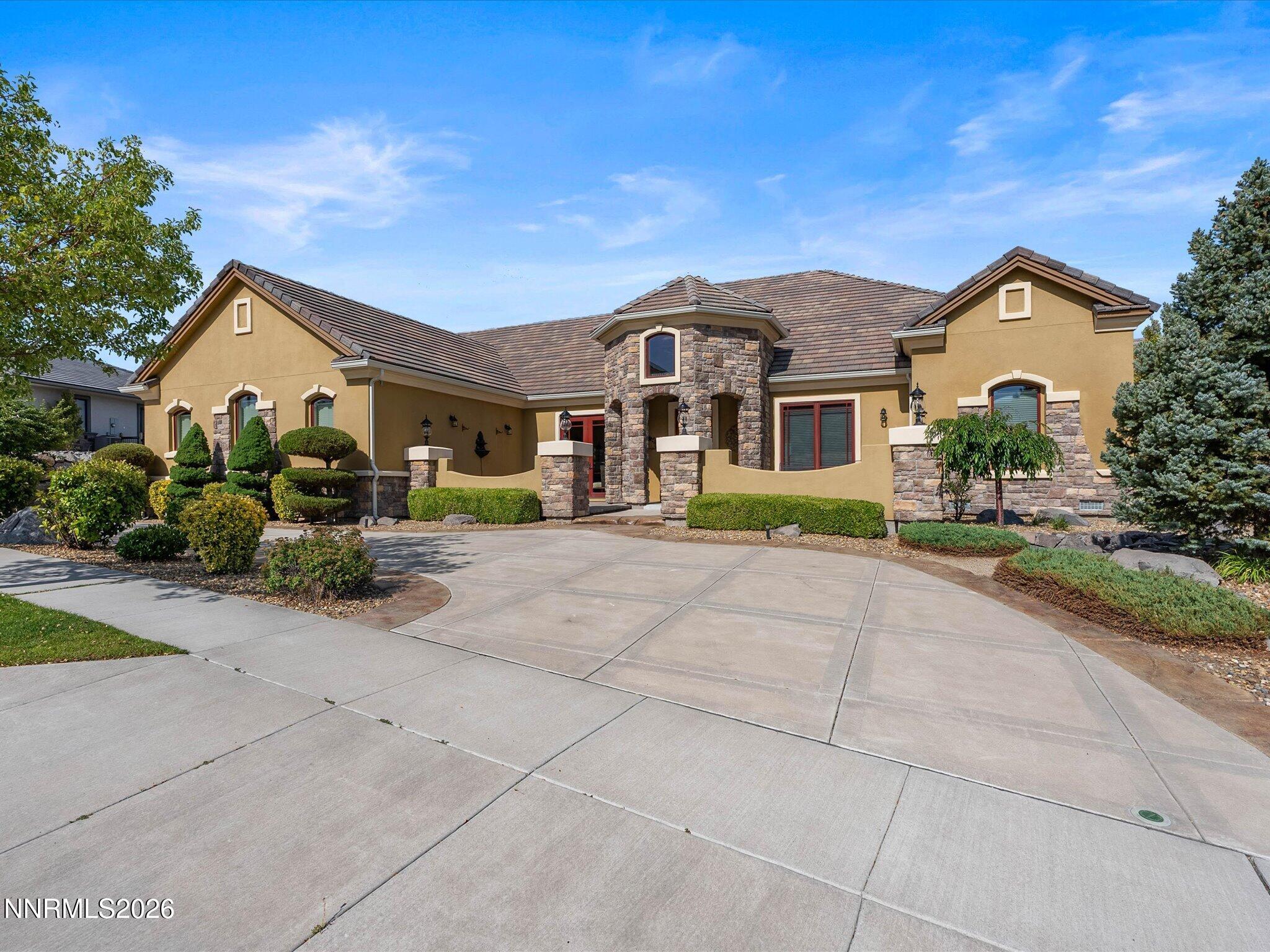 5885 Pala Mesa Drive