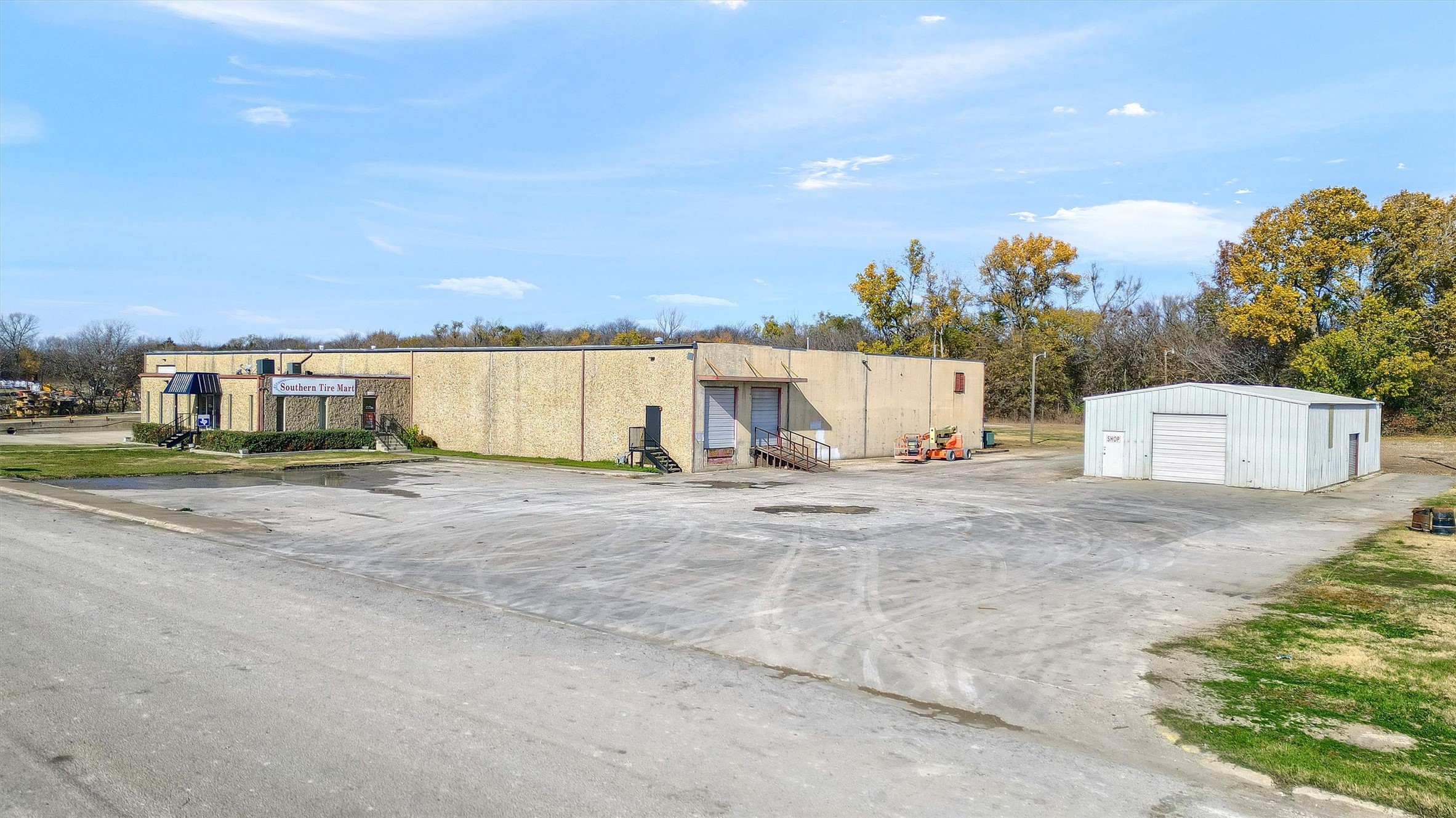 1411 Southland Drive