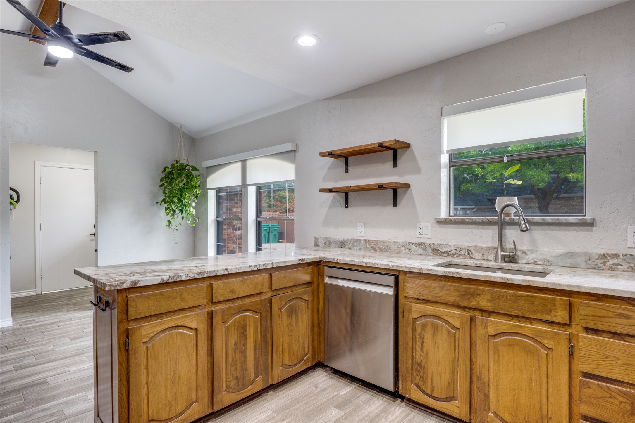 2509 W Biscayne Drive