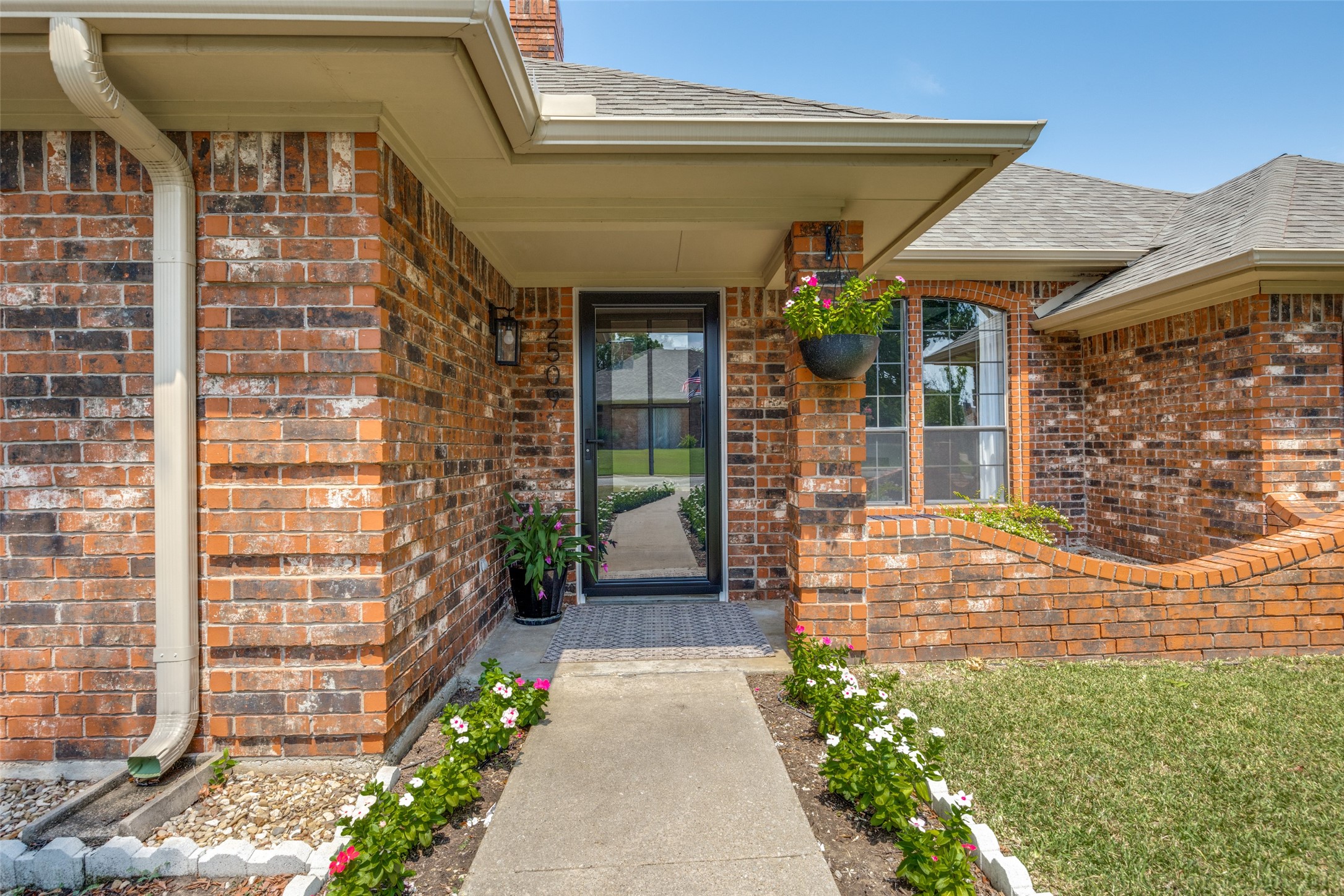 2509 W Biscayne Drive