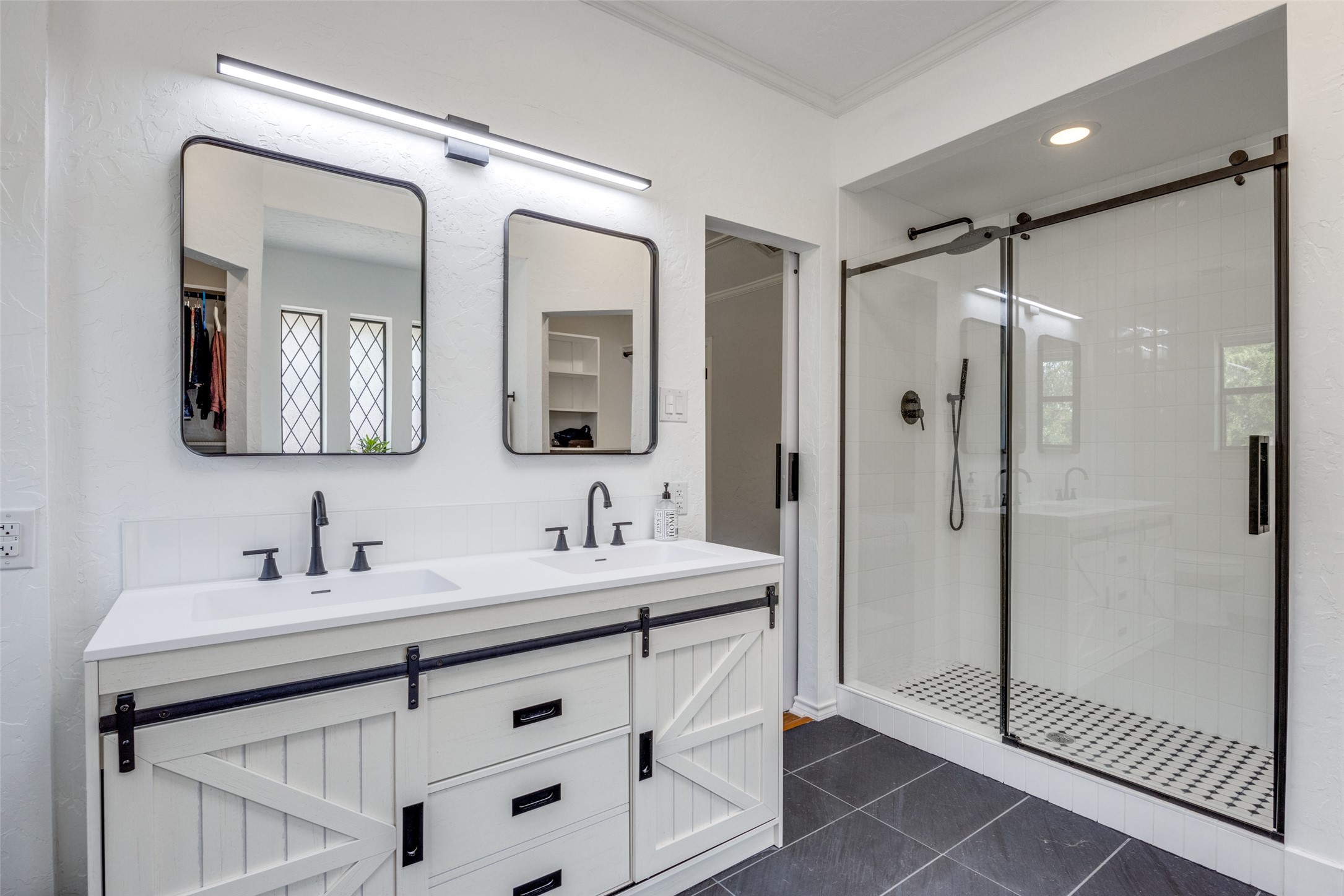 2509 W Biscayne Drive