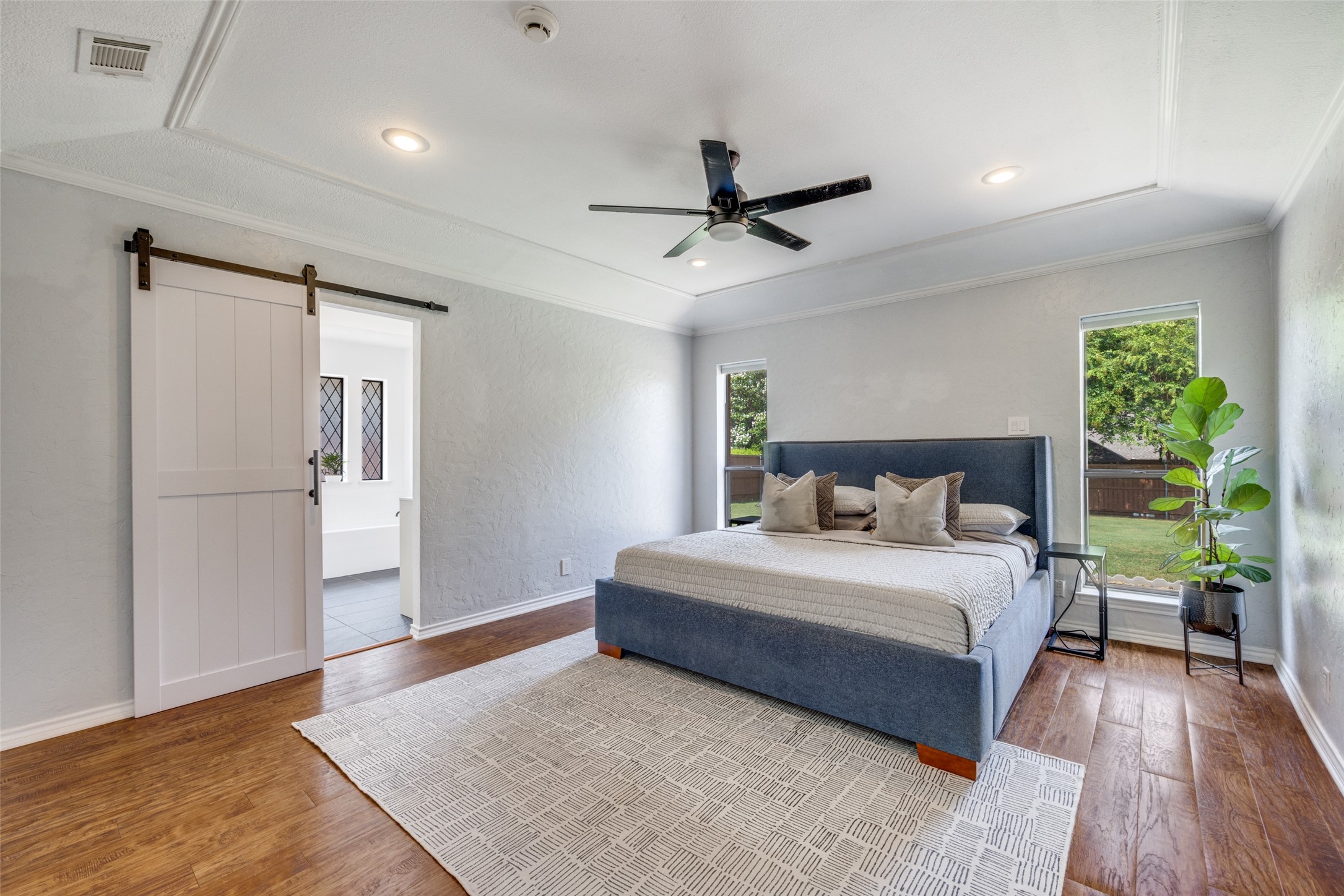 2509 W Biscayne Drive