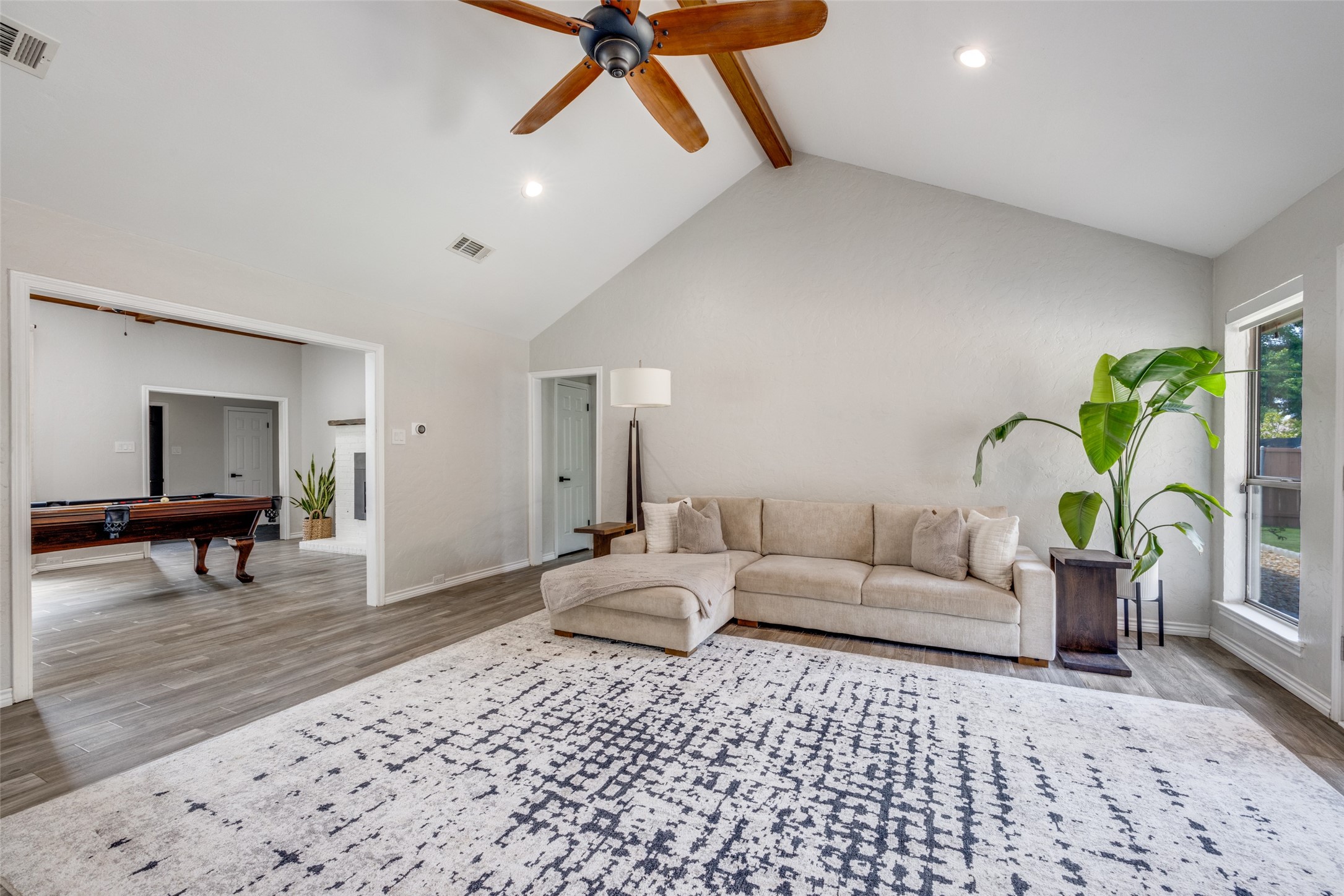 2509 W Biscayne Drive