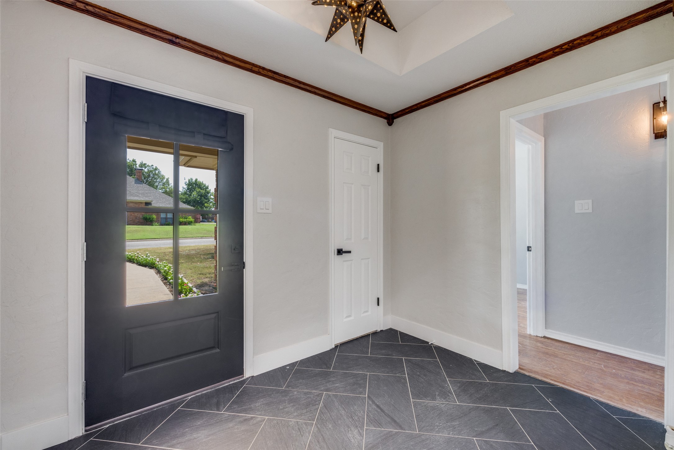 2509 W Biscayne Drive