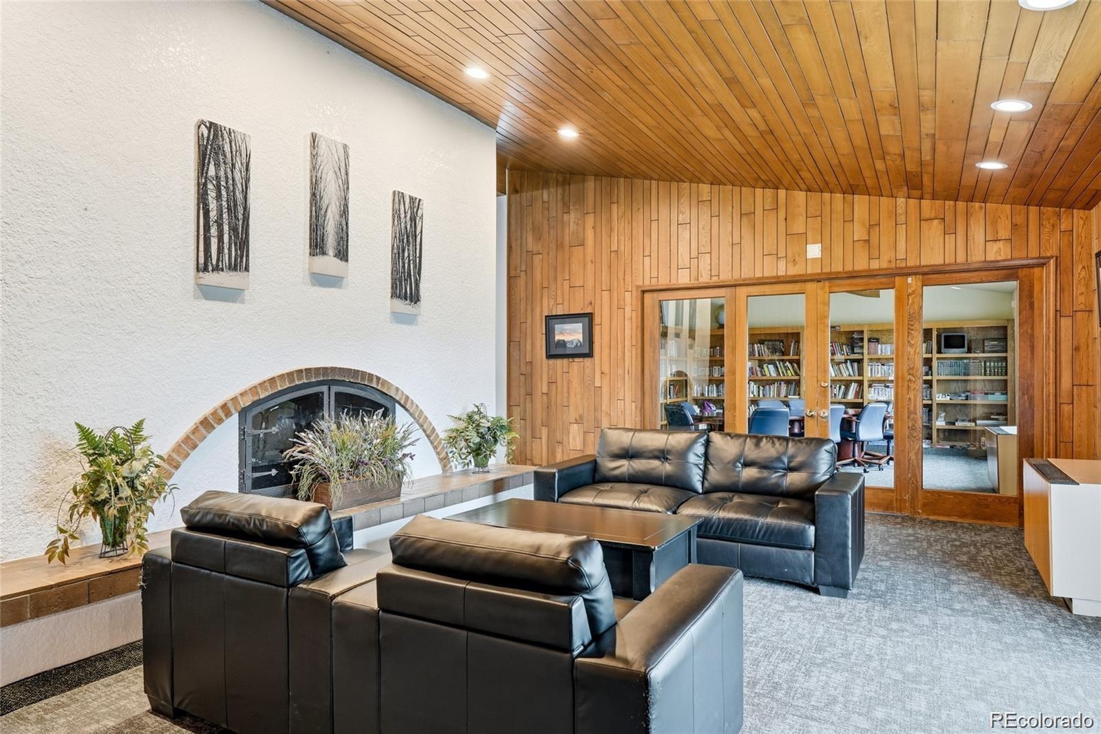 1150 Golden Circle Unit: 108