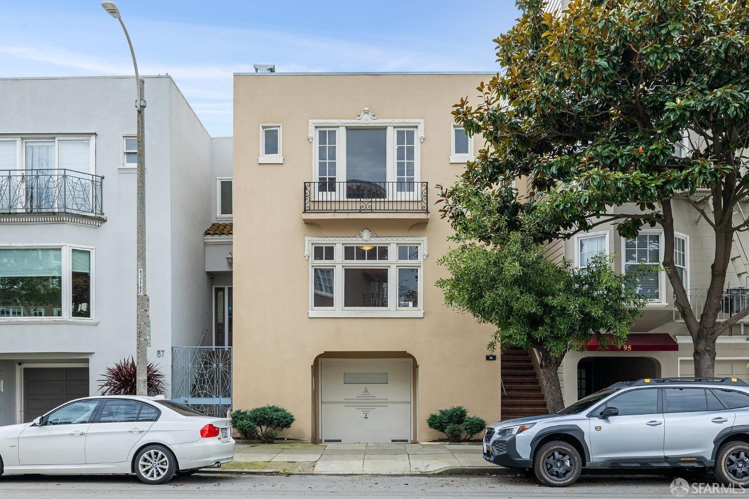 89 Cervantes Boulevard
