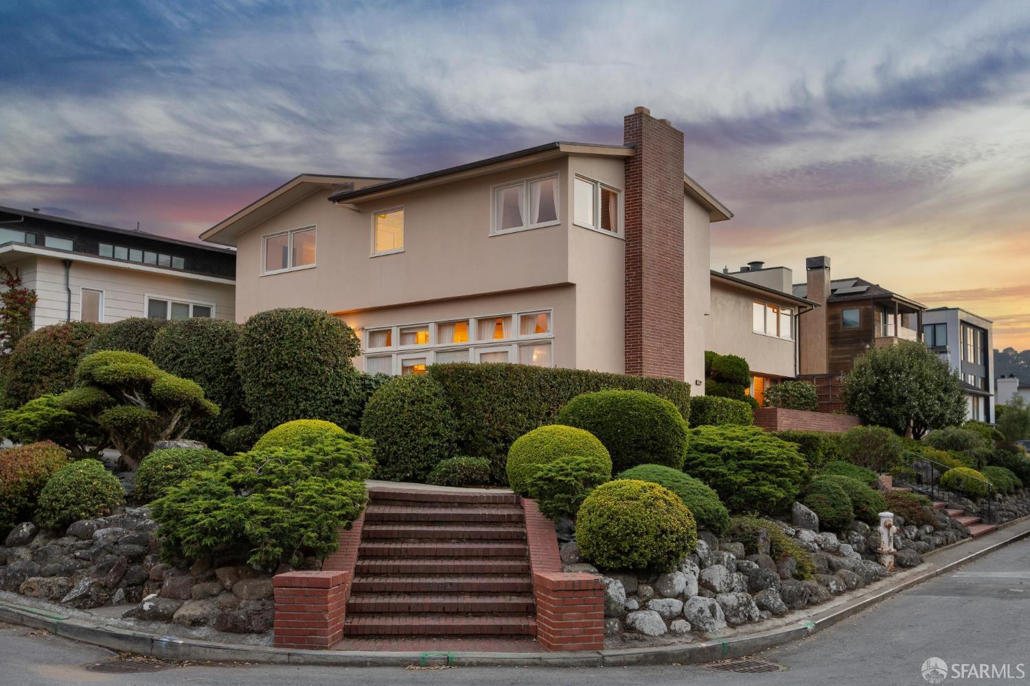 201 Sea Cliff Avenue