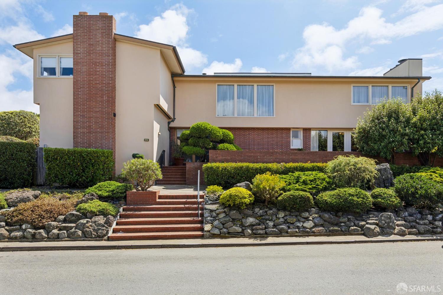 201 Sea Cliff Avenue
