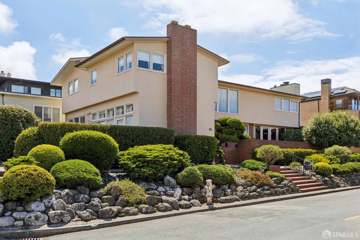 201 Sea Cliff Avenue