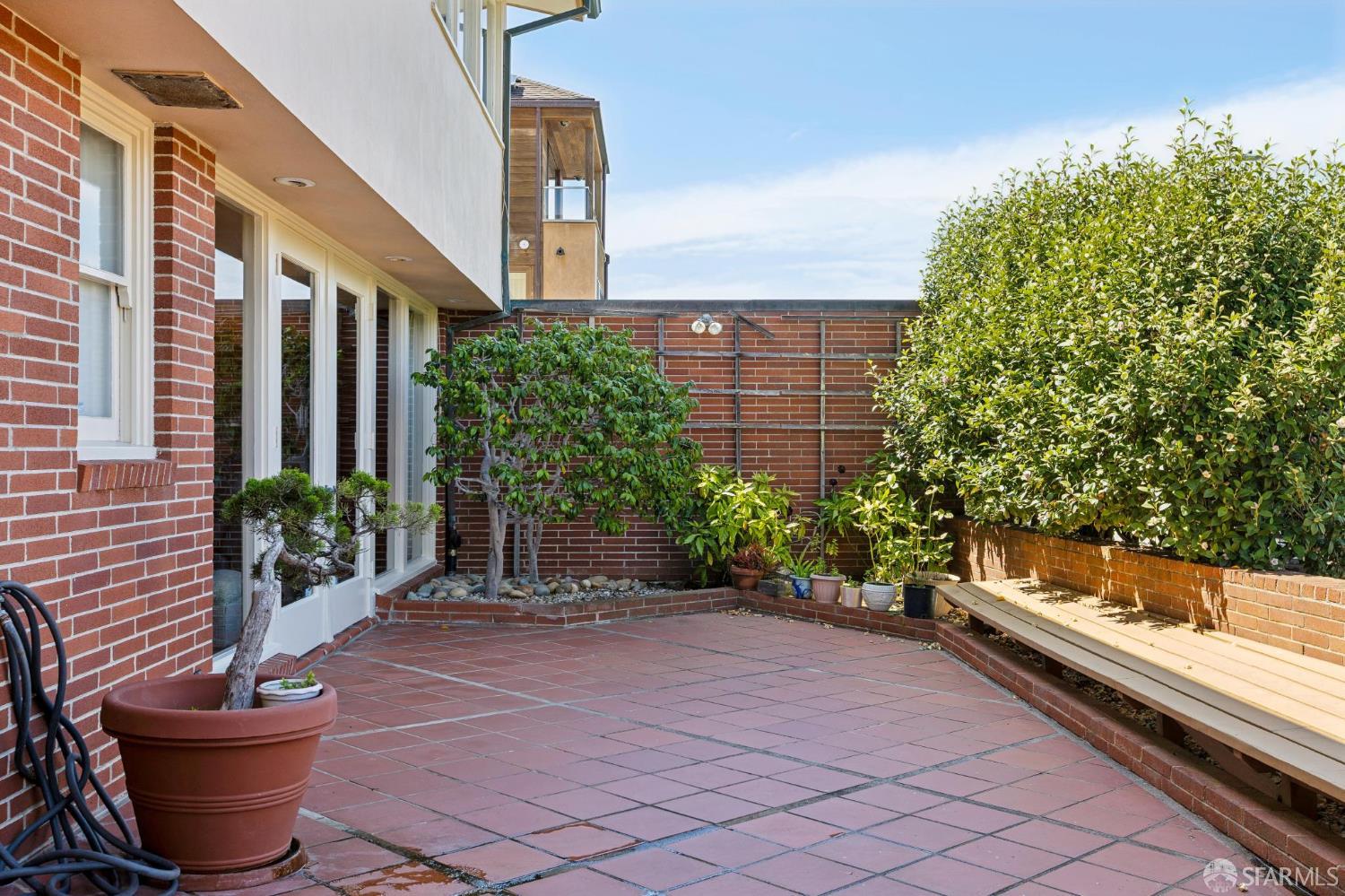 201 Sea Cliff Avenue