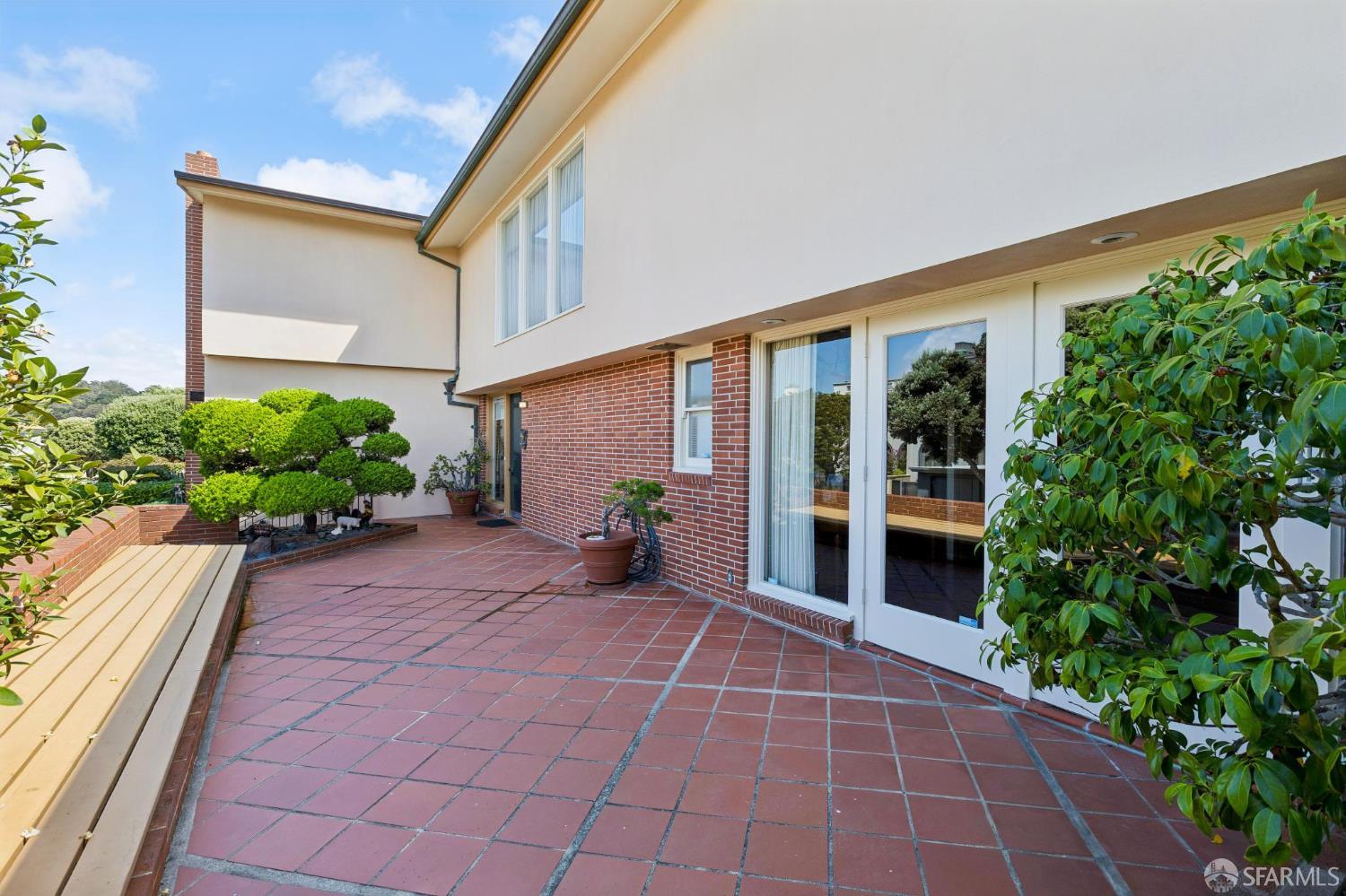 201 Sea Cliff Avenue
