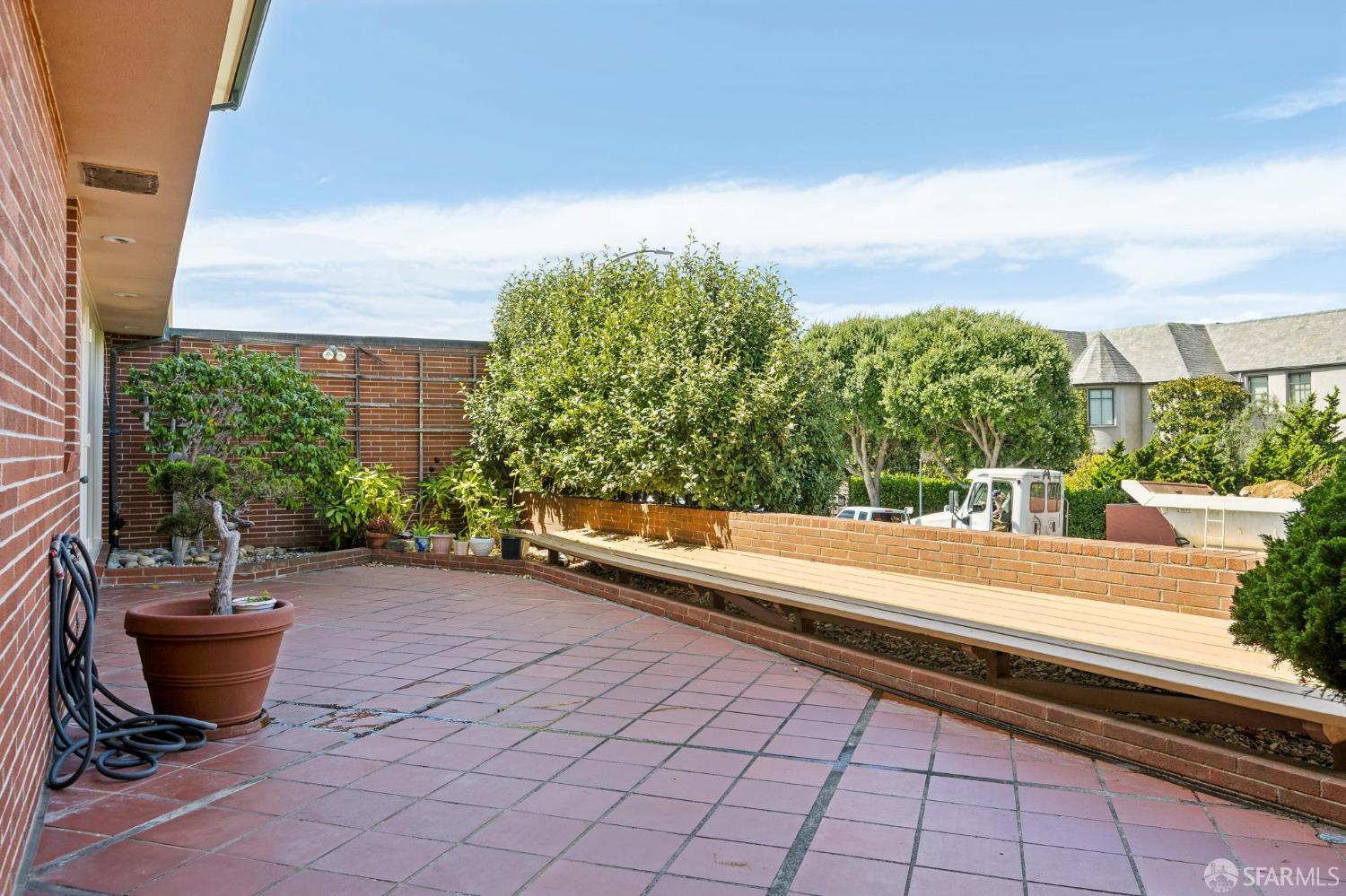 201 Sea Cliff Avenue