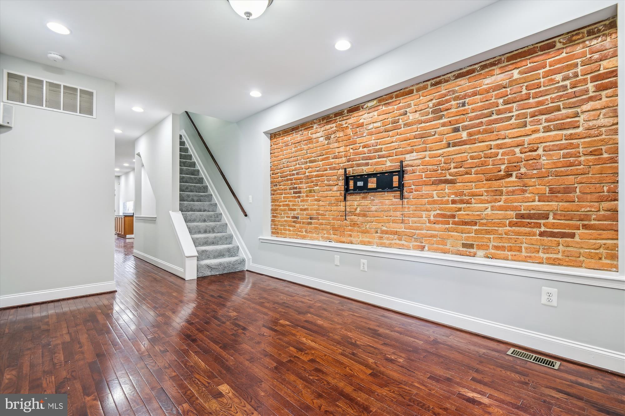 1312 Andre STREET