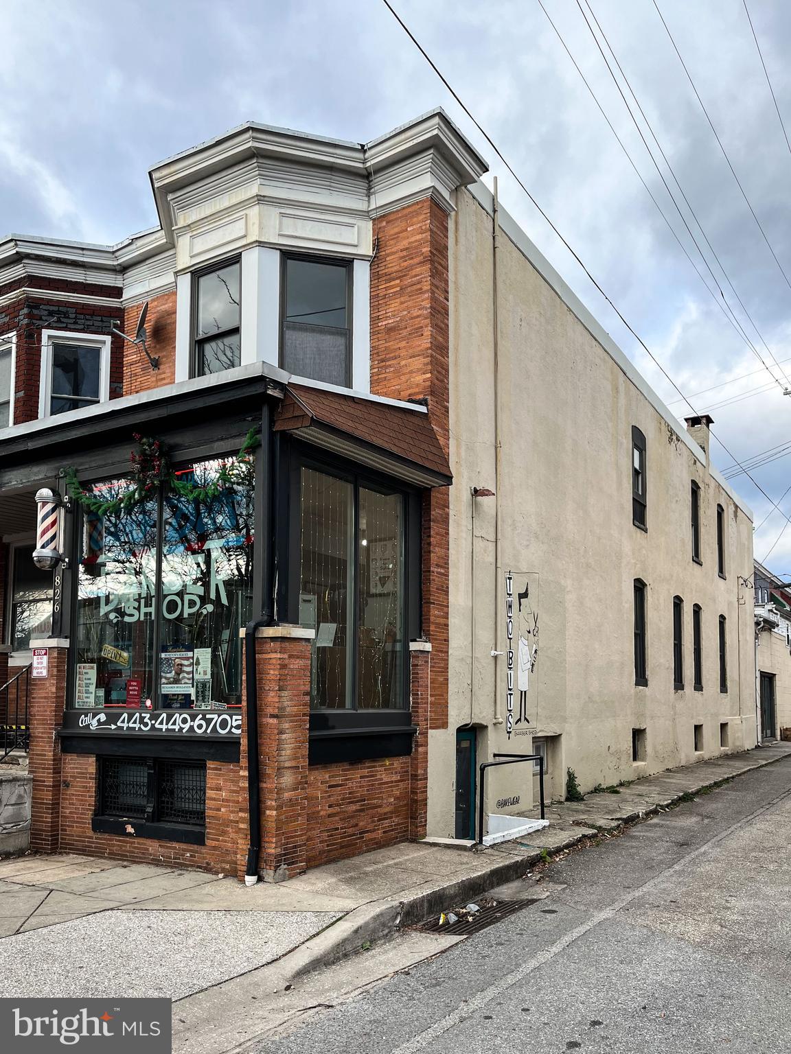 826 W 36th STREET W