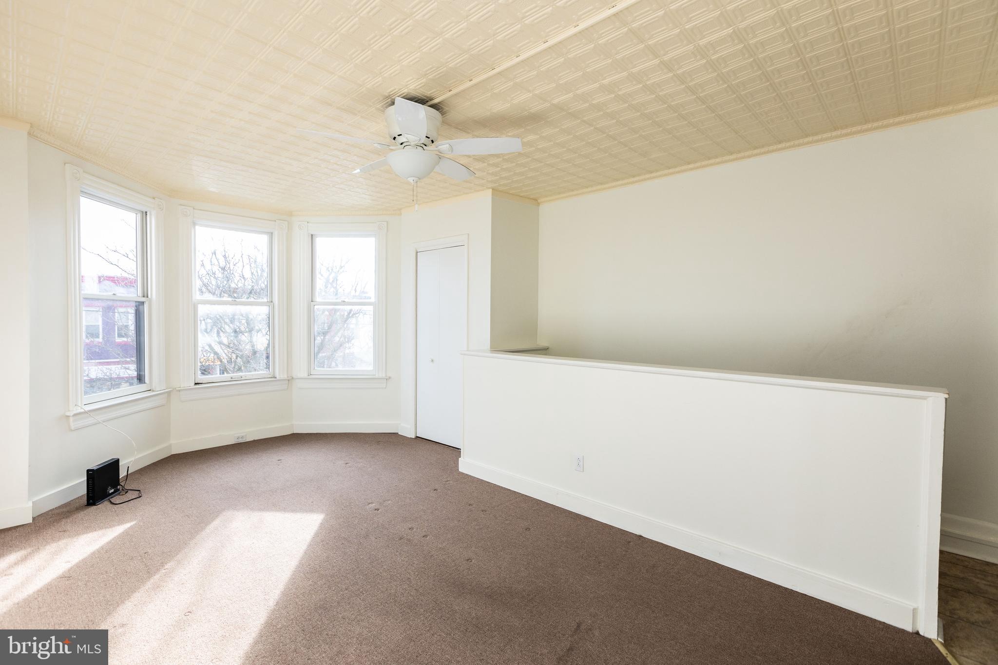 826 W 36th STREET W