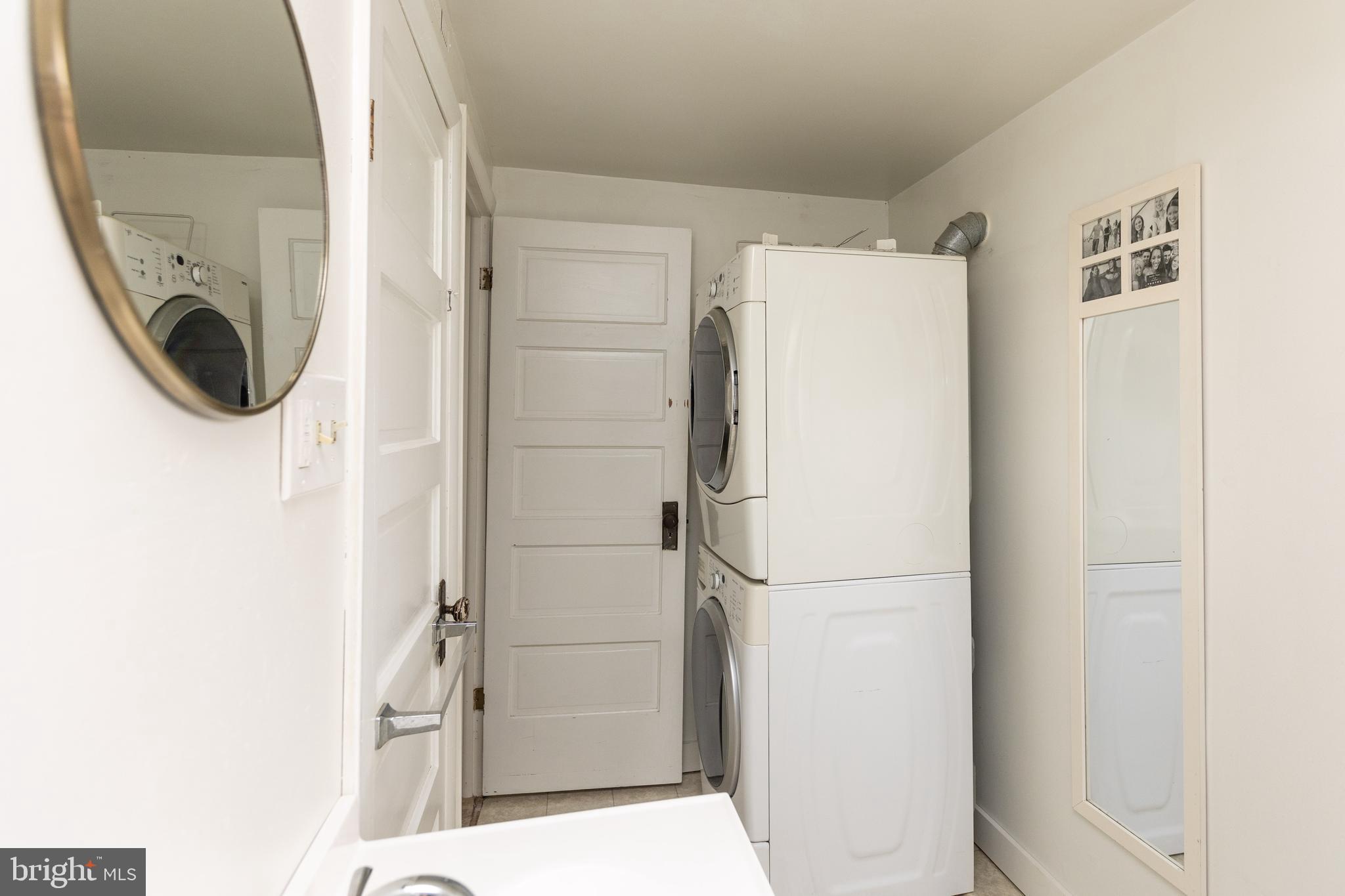 826 W 36th STREET W