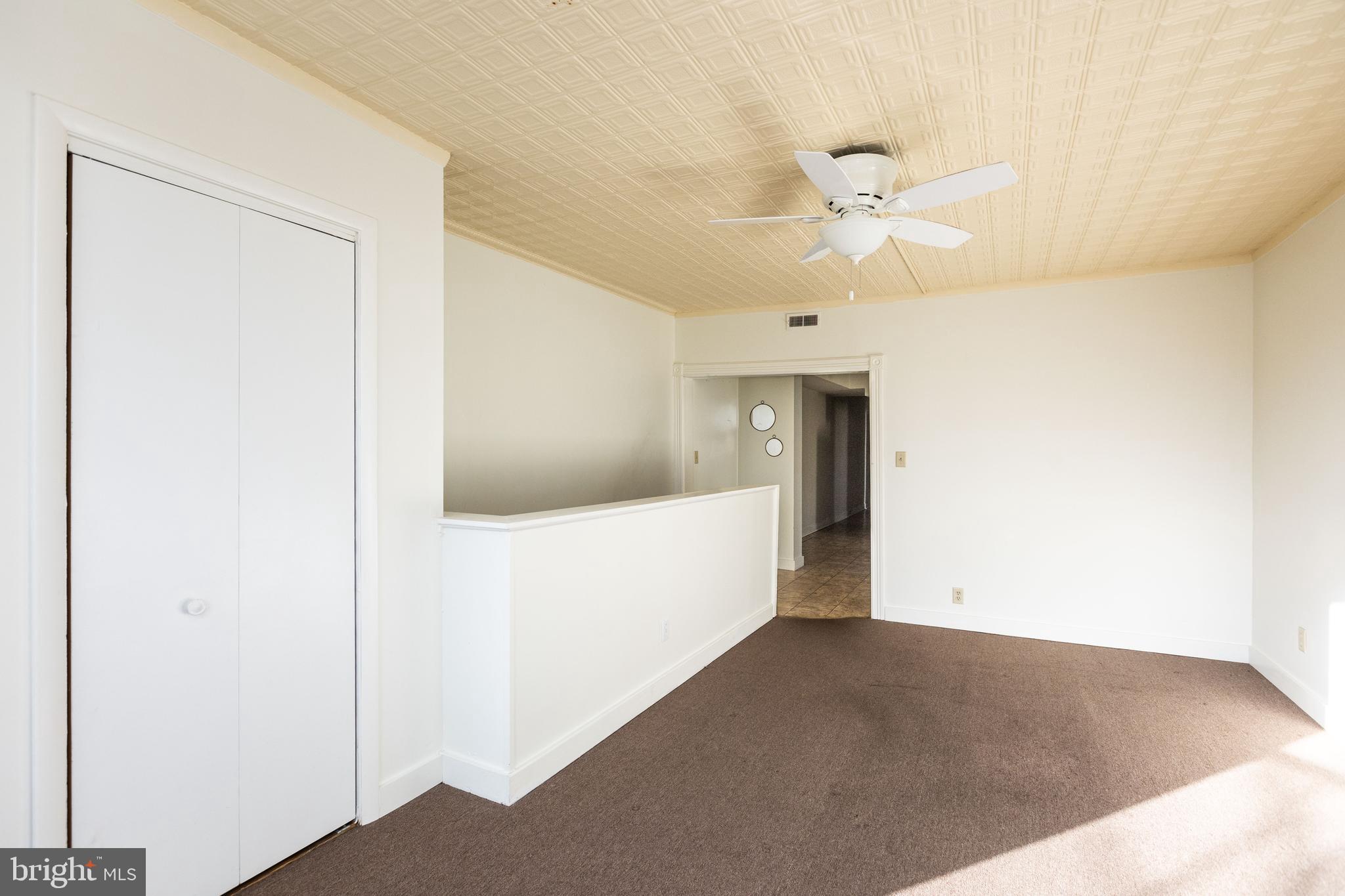 826 W 36th STREET W