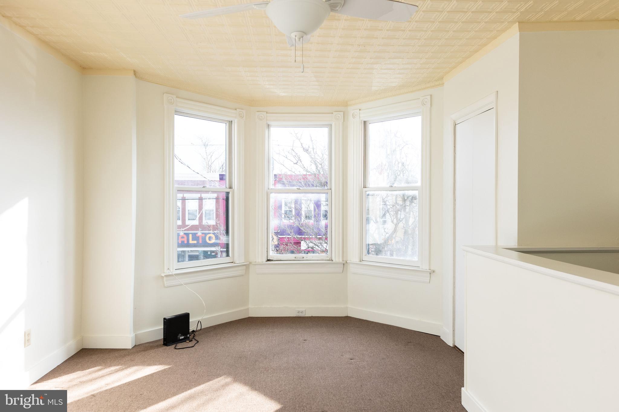 826 W 36th STREET W